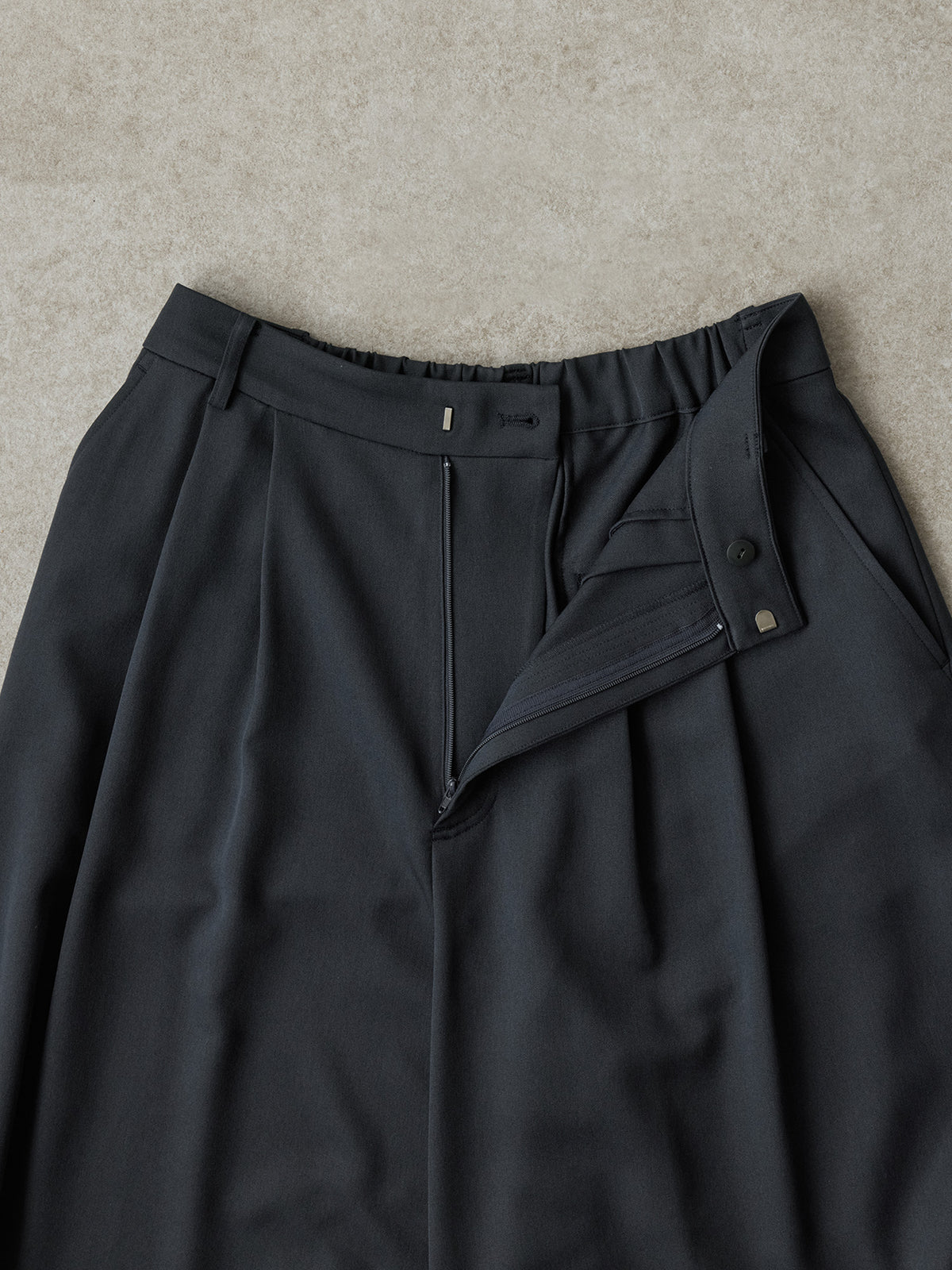 カラー：deep navy