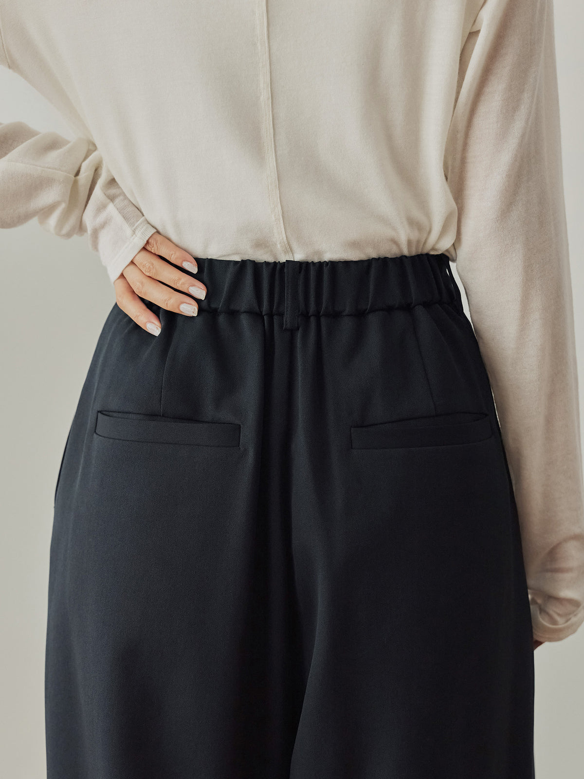 H163 B80 W62 H83<br>着用サイズ : サンプル / カラー：deep navy