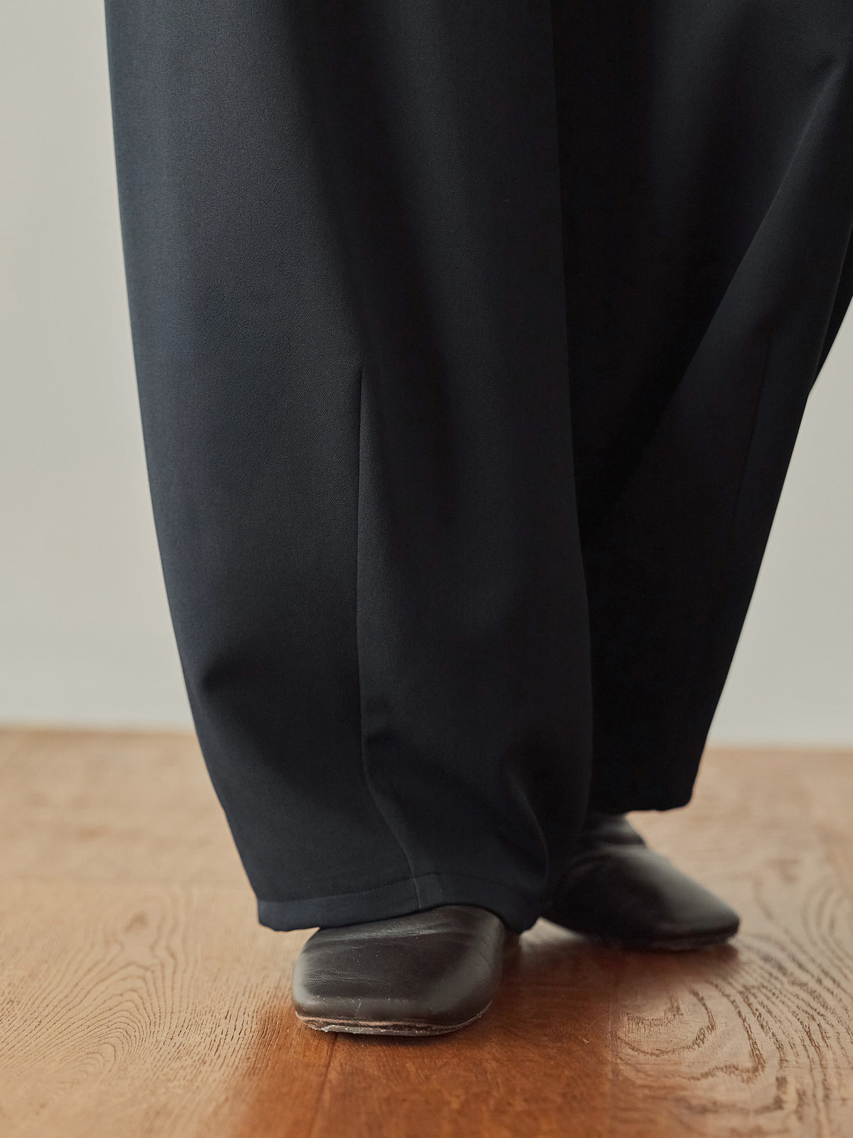 H163 B80 W62 H83<br>着用サイズ : サンプル / カラー：deep navy
