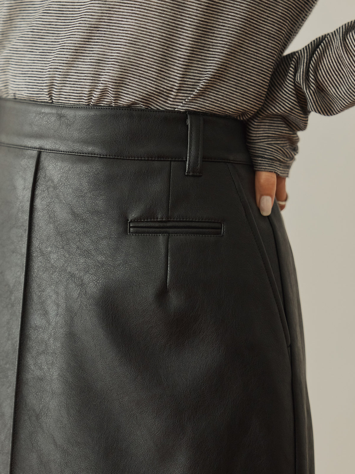 H163 B80 W62 H83<br>着用サイズ : サンプル / カラー：black