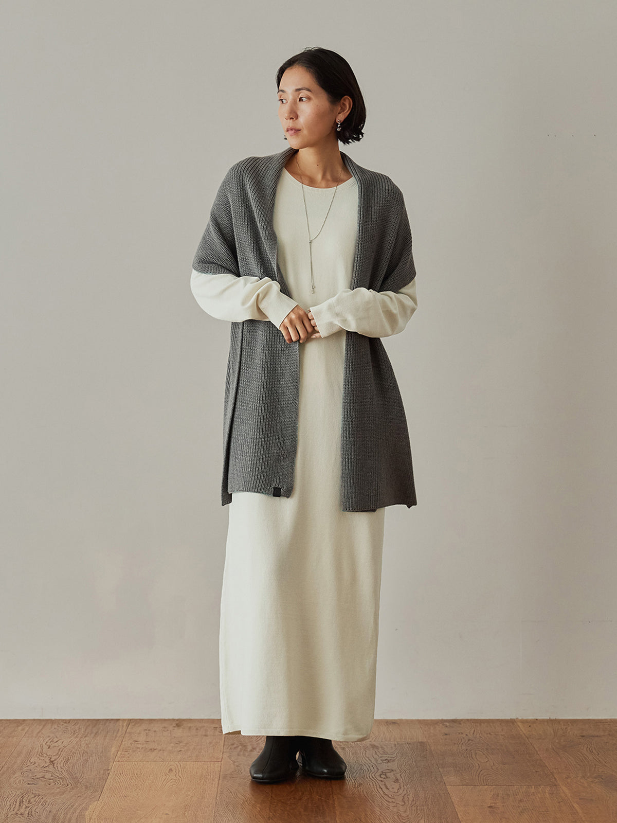 H163 B80 W62 H83<br>着用サイズ : size2 / カラー：ecru