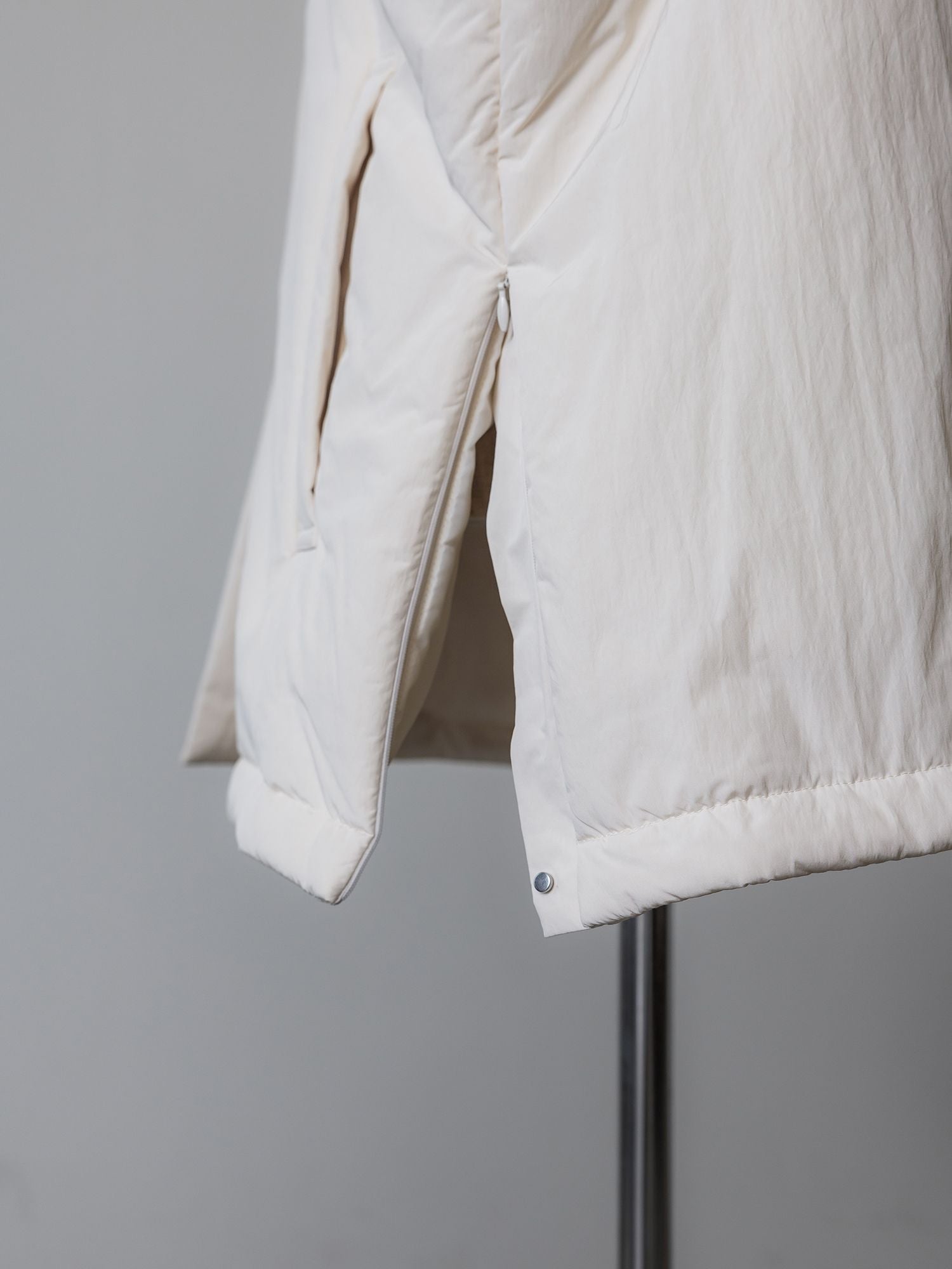 スタンドカラーダウンジャケット