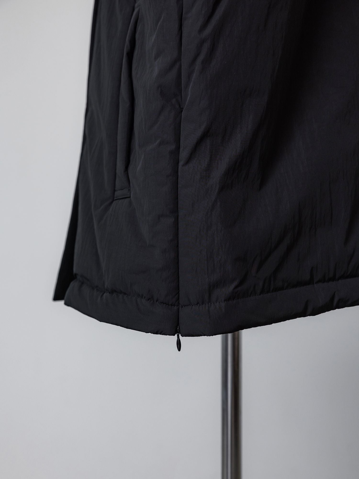 スタンドカラーダウンジャケット