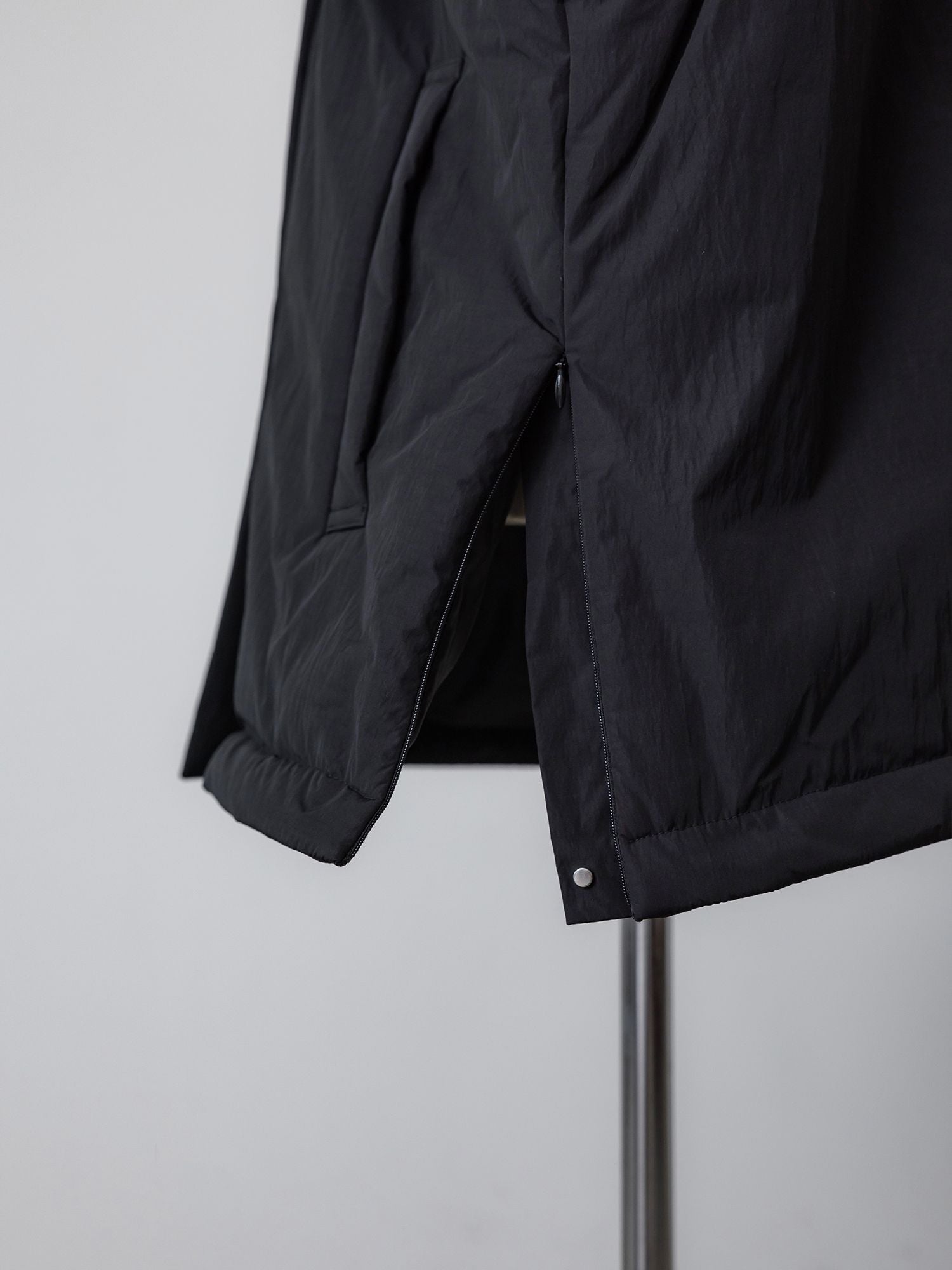 スタンドカラーダウンジャケット