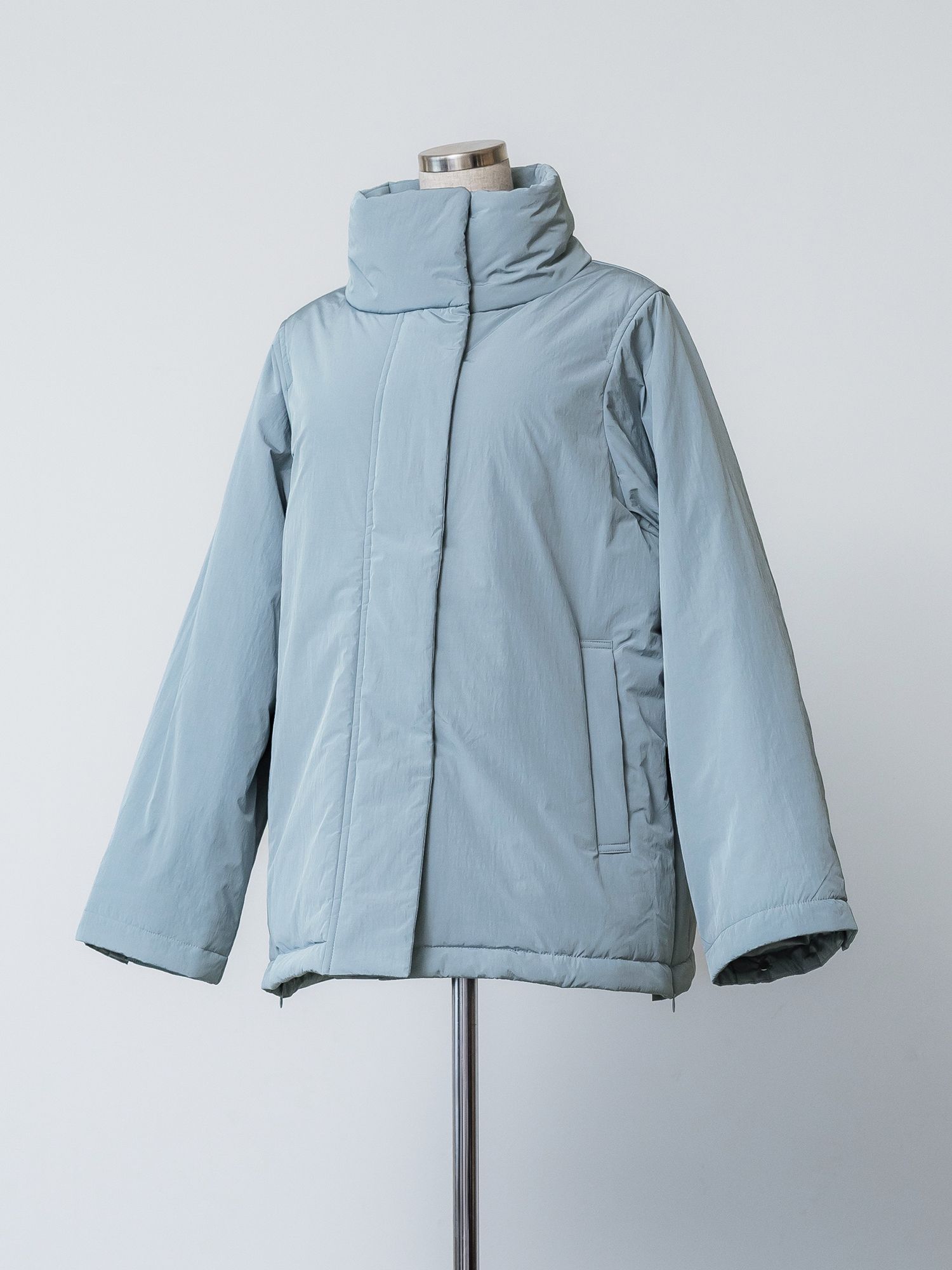 スタンドカラーダウンジャケット