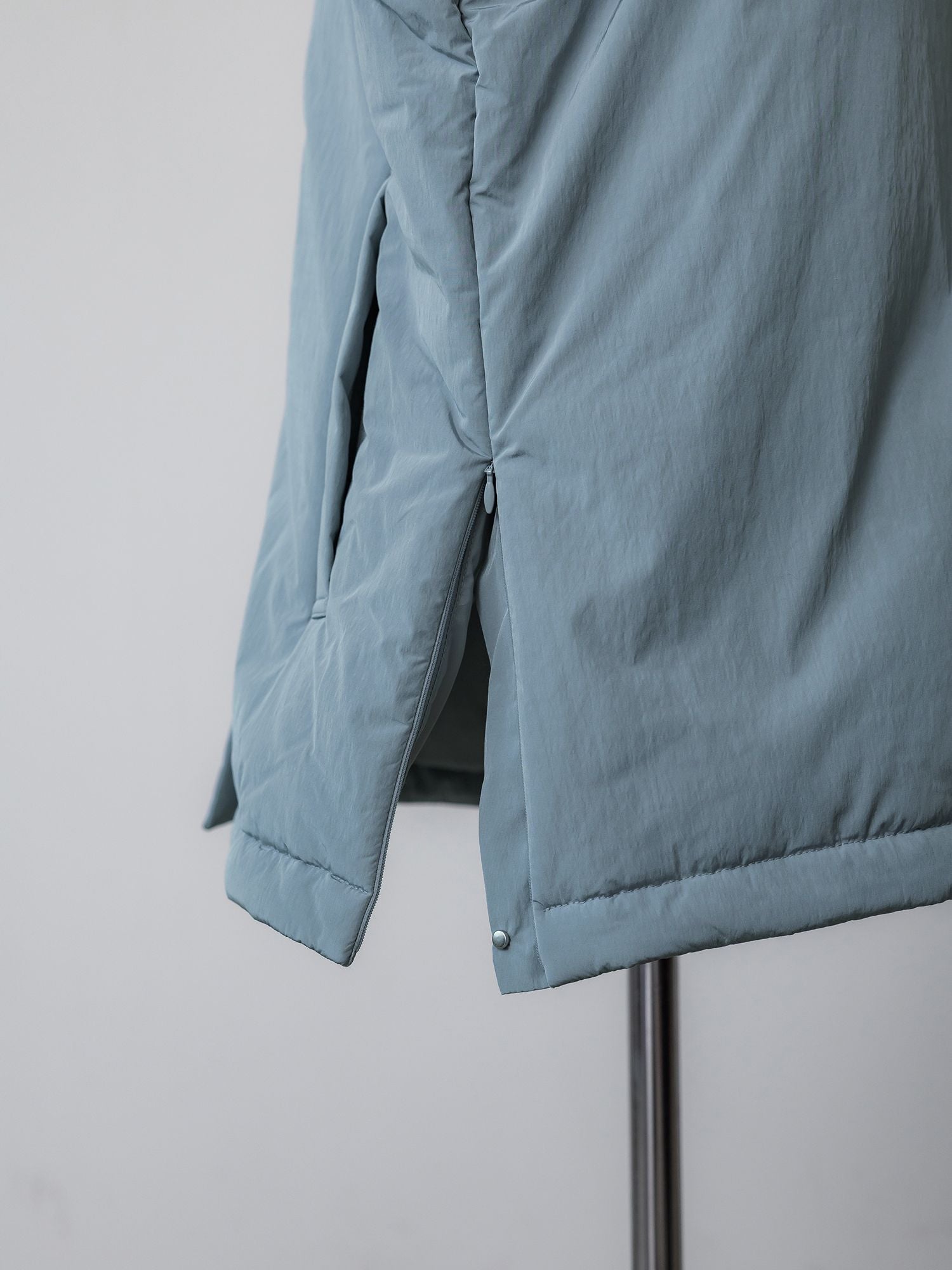 スタンドカラーダウンジャケット