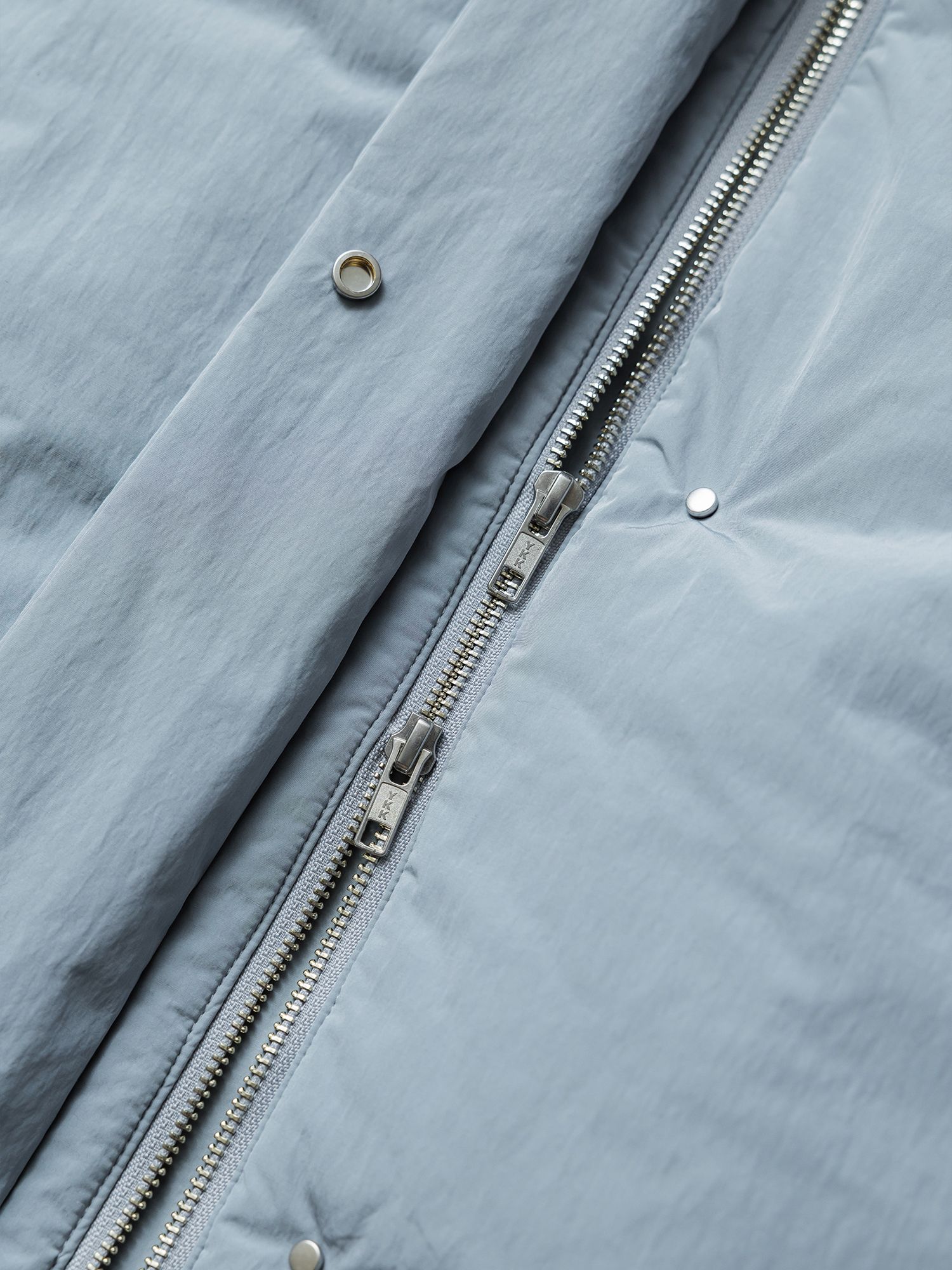 スタンドカラーダウンジャケット