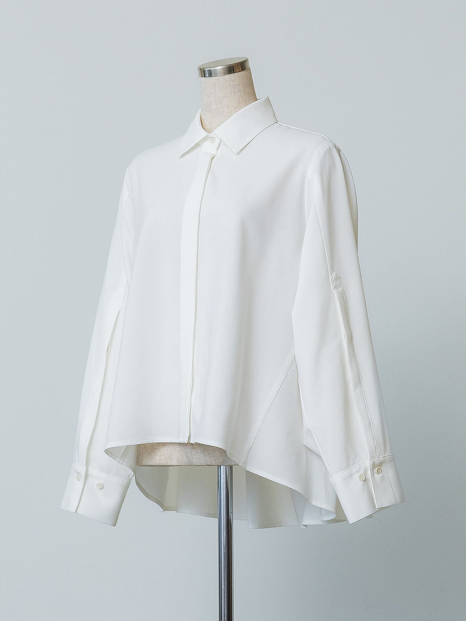 ボタンスリーブギャザーシャツ