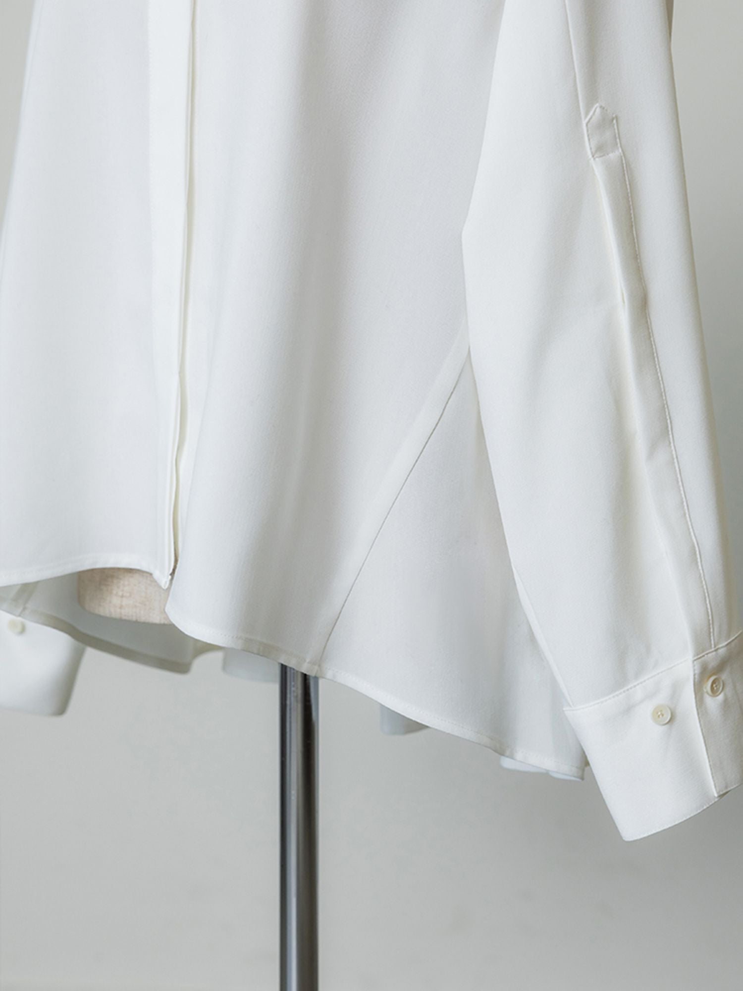 ボタンスリーブギャザーシャツ