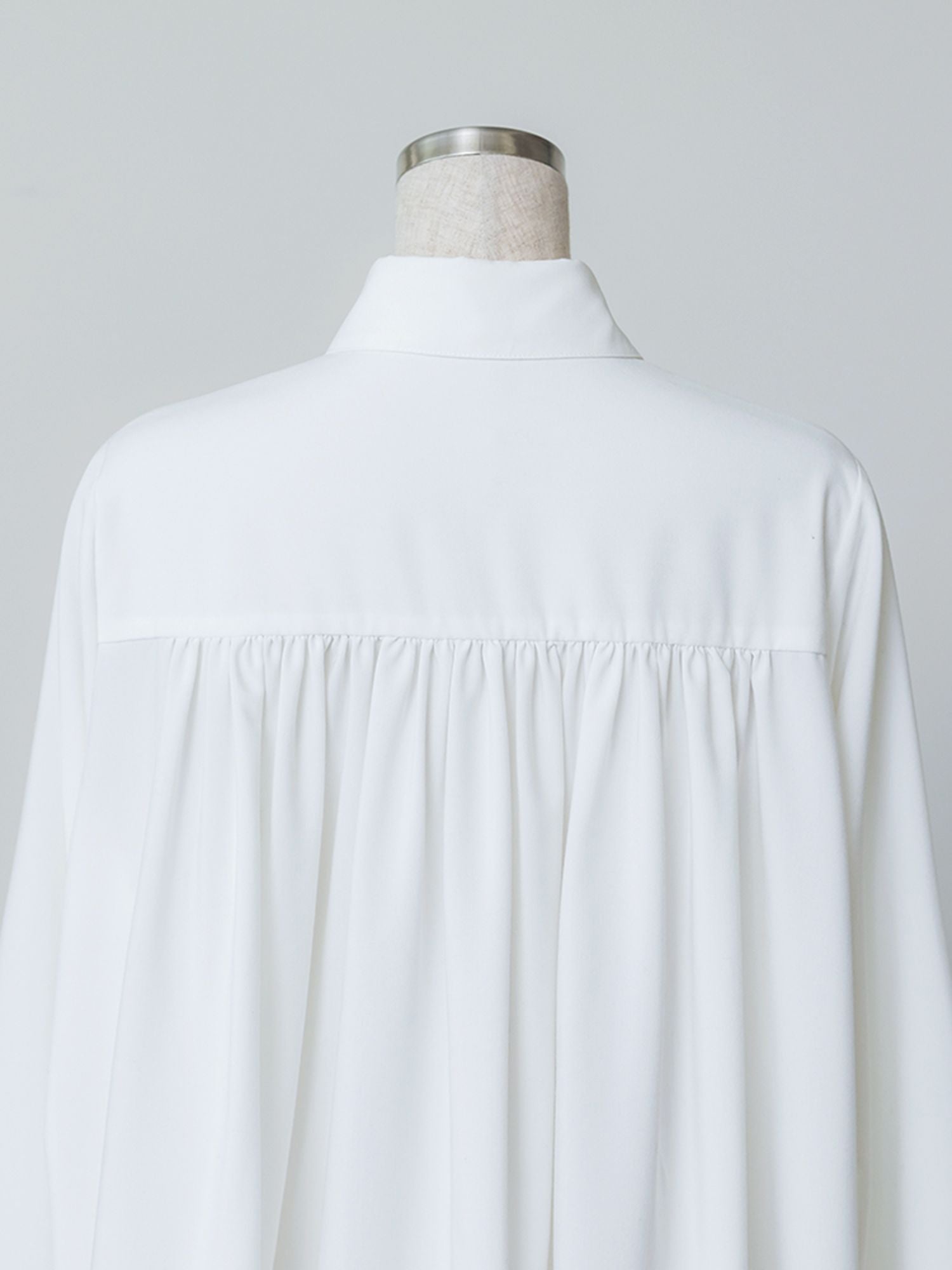 ボタンスリーブギャザーシャツ