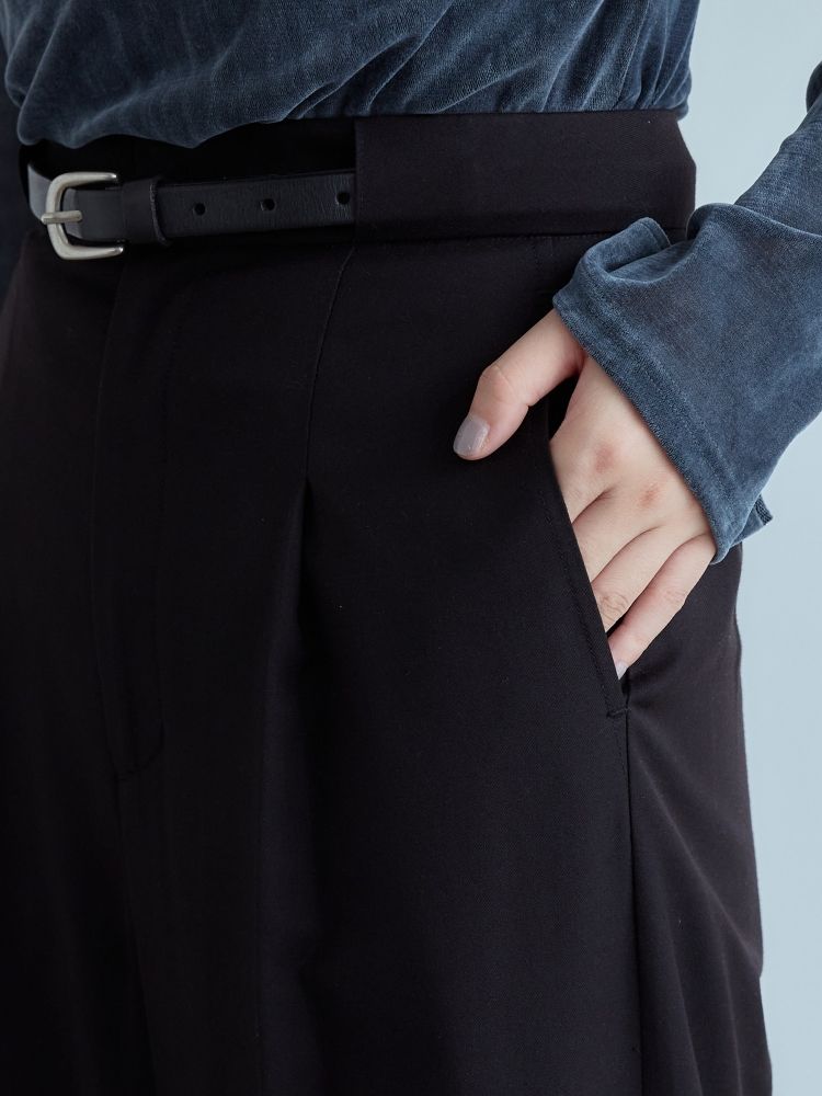 H173 B81 W60 H88 /着用サイズ:モデルサイズ
※モデルサイズ:サイズ1より股下+8cm