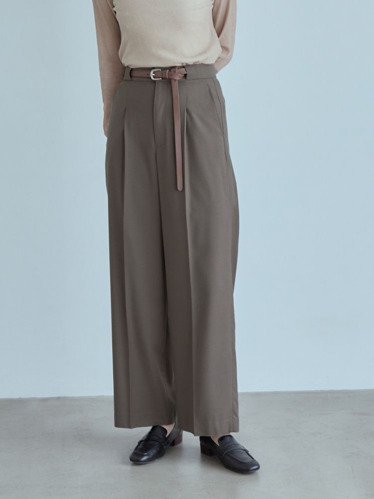 H173 B81 W60 H88 /着用サイズ:モデルサイズ
※モデルサイズ:サイズ1より股下+8cm