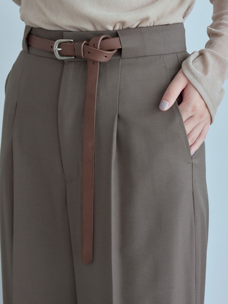 H173 B81 W60 H88 /着用サイズ:モデルサイズ
※モデルサイズ:サイズ1より股下+8cm