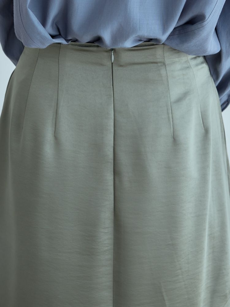ドレープサテンマキシスカート