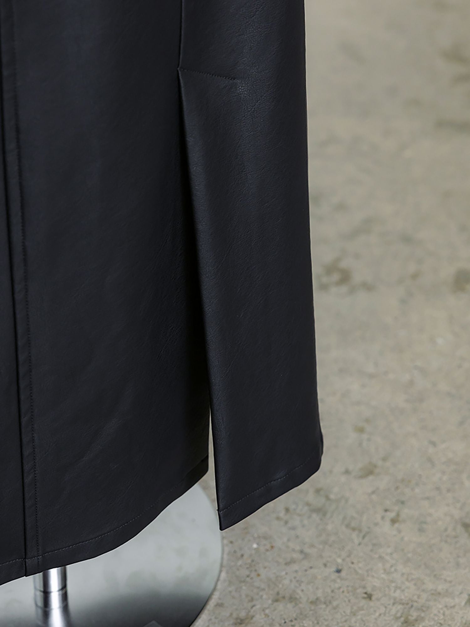 フェイクレザーナロースカート