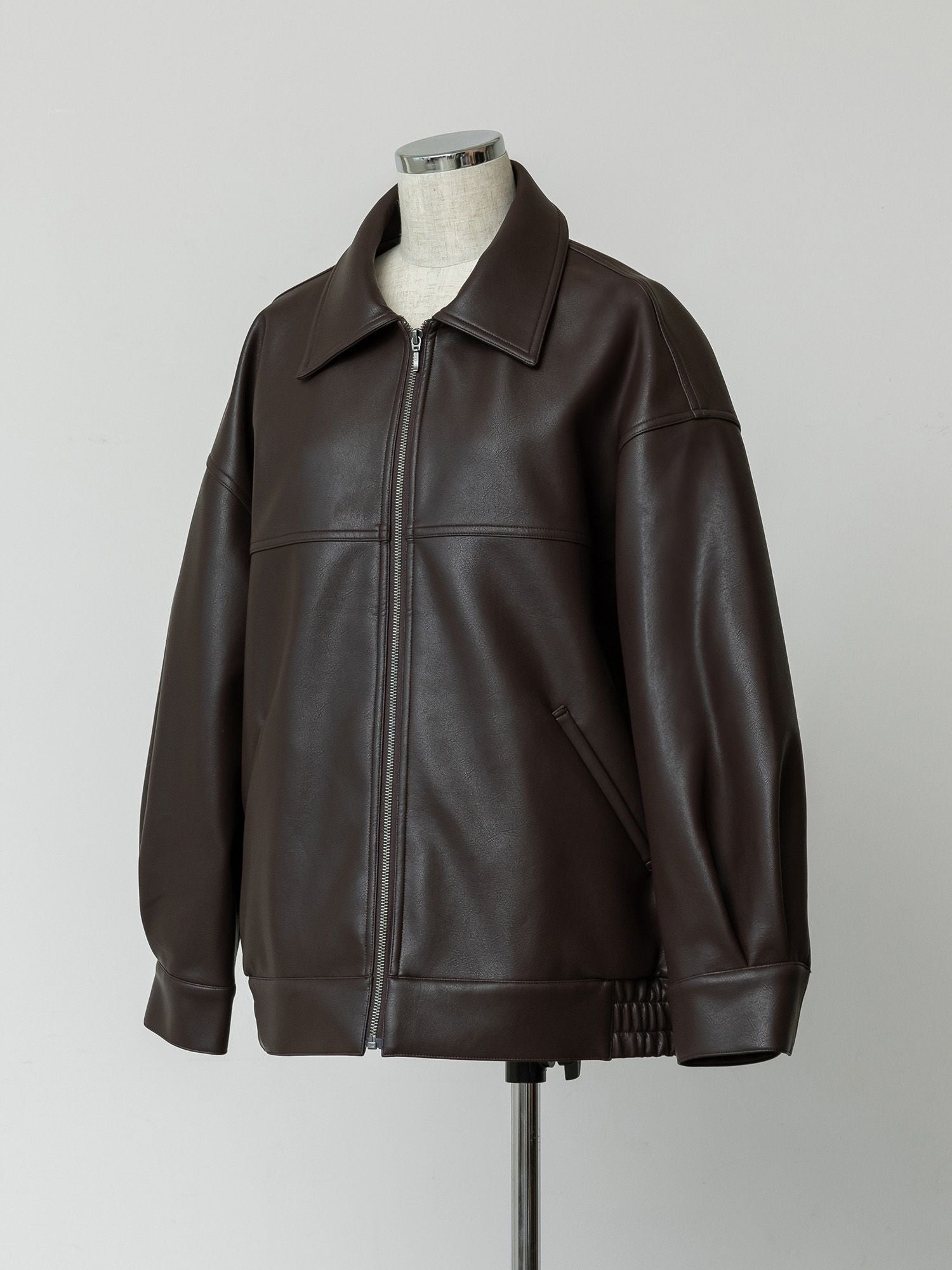 フェイクレザージップブルゾン