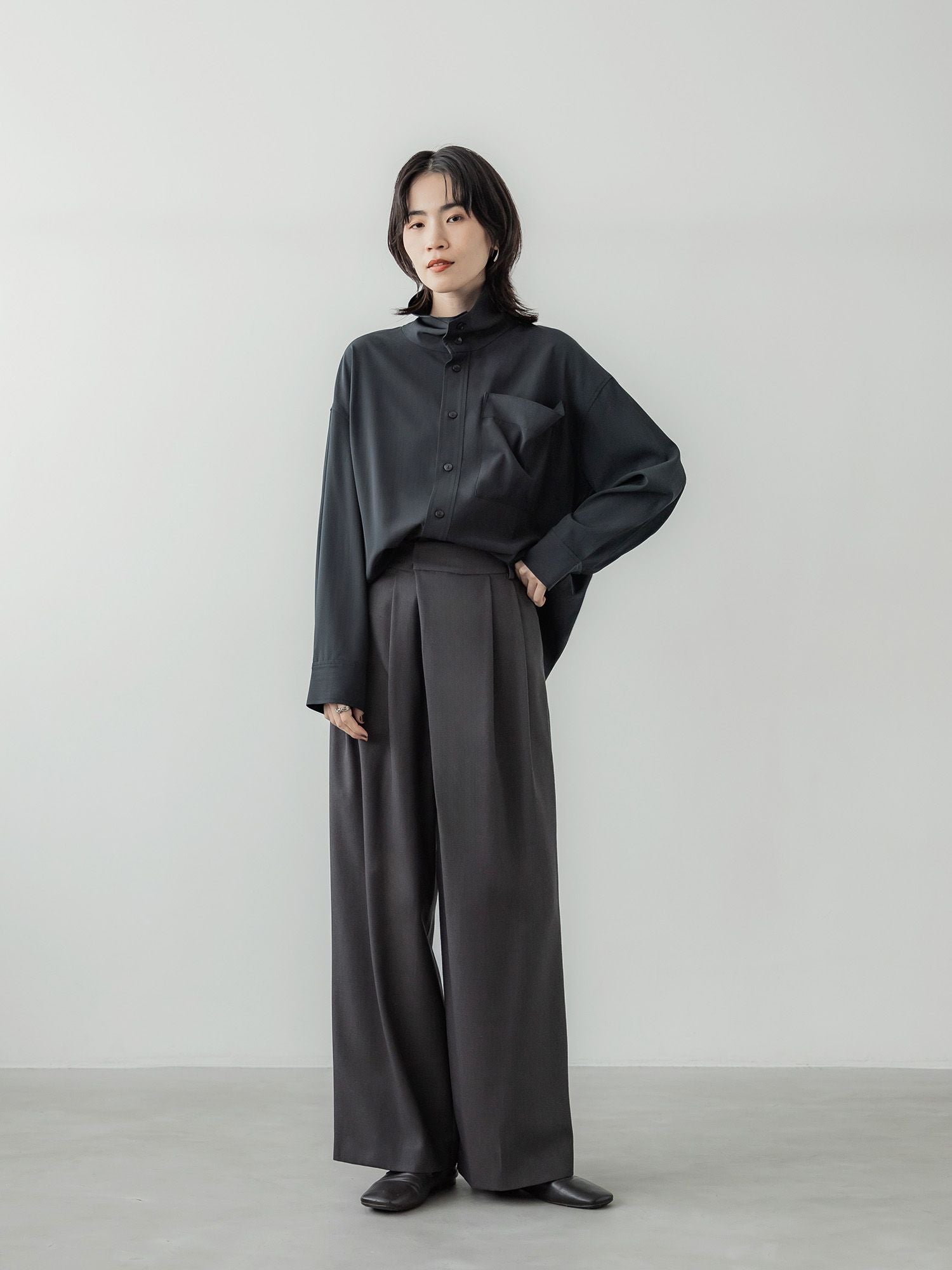crewre online store / アシンメトリーツータックパンツ