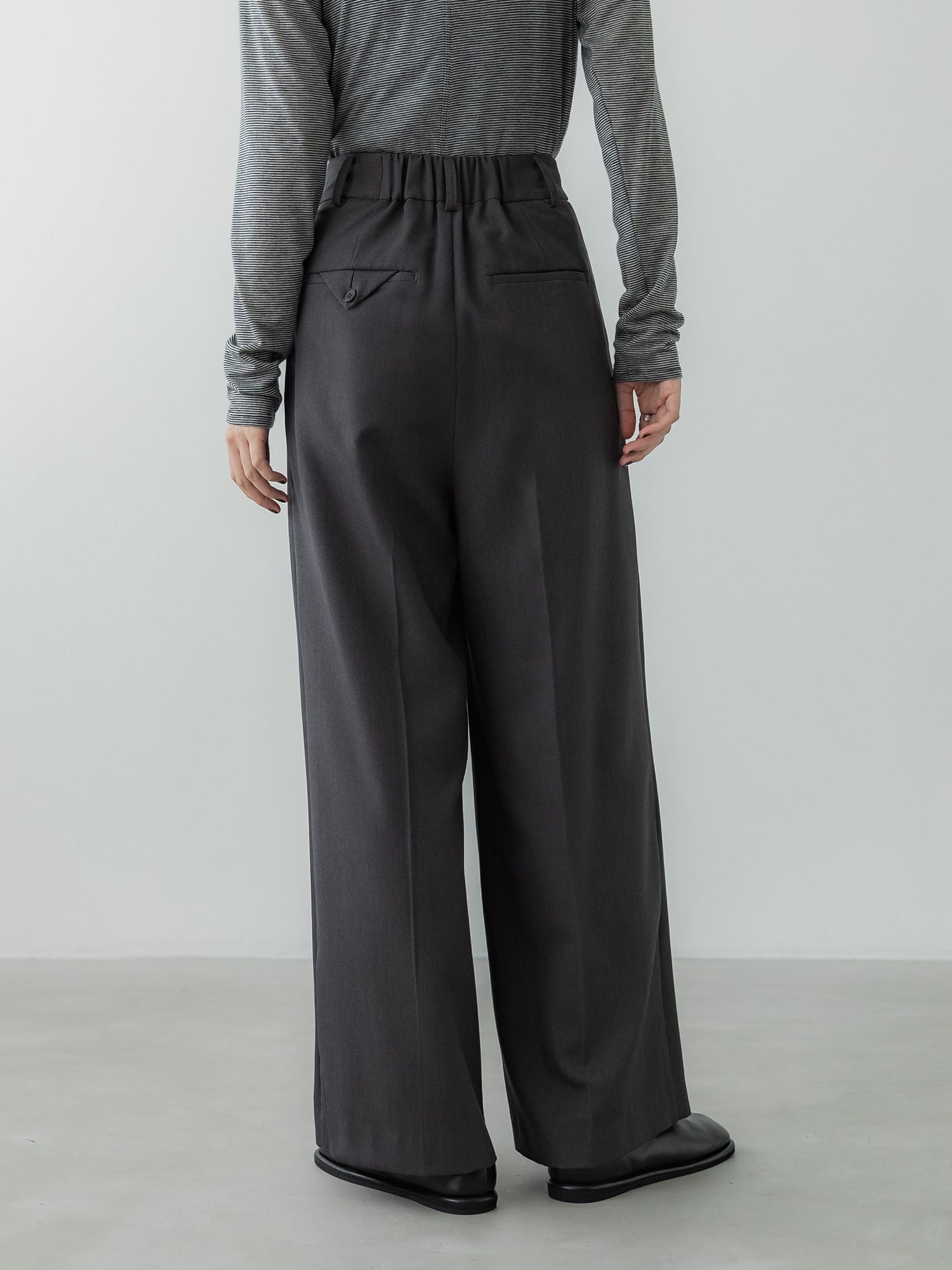 crewre online store / アシンメトリーツータックパンツ