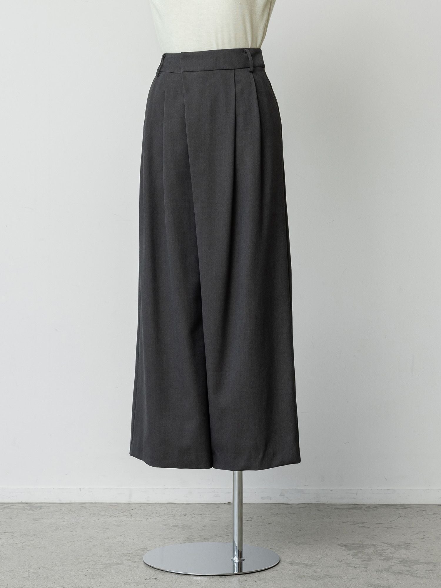 アシンメトリーツータックパンツ