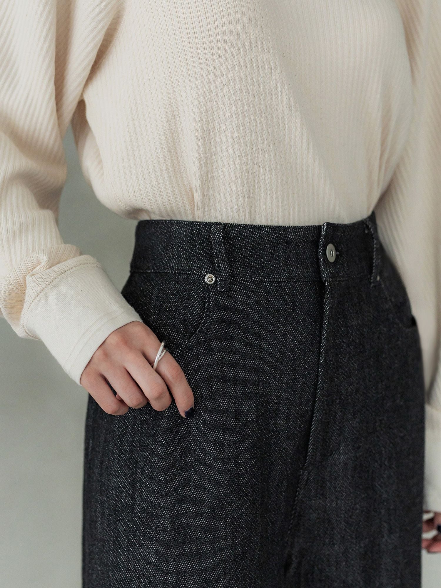 H170 B78 W59 H85 / 着用サイズ : サンプル