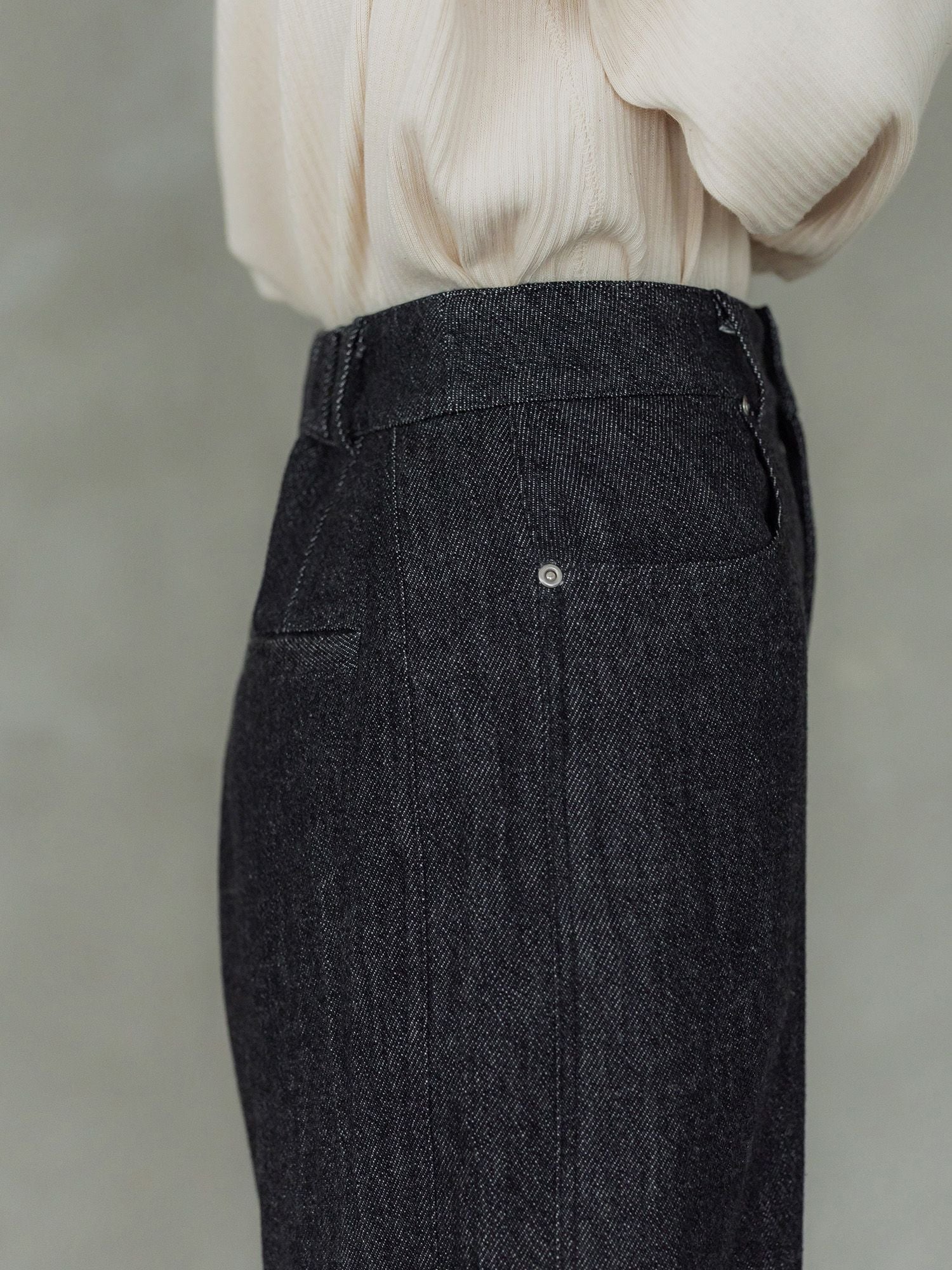 H170 B78 W59 H85 / 着用サイズ : サンプル