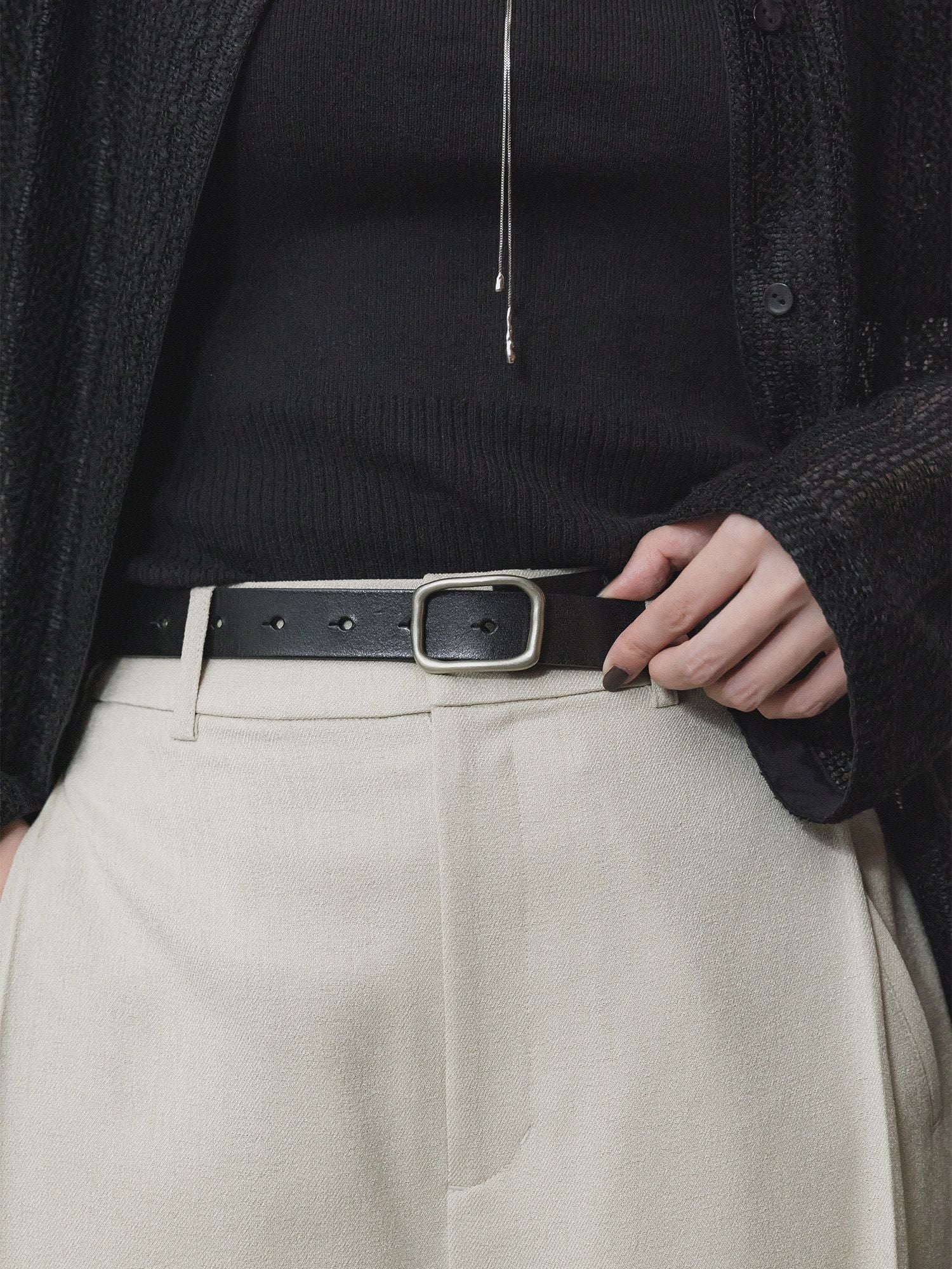 ボタンスタッズレザーベルト