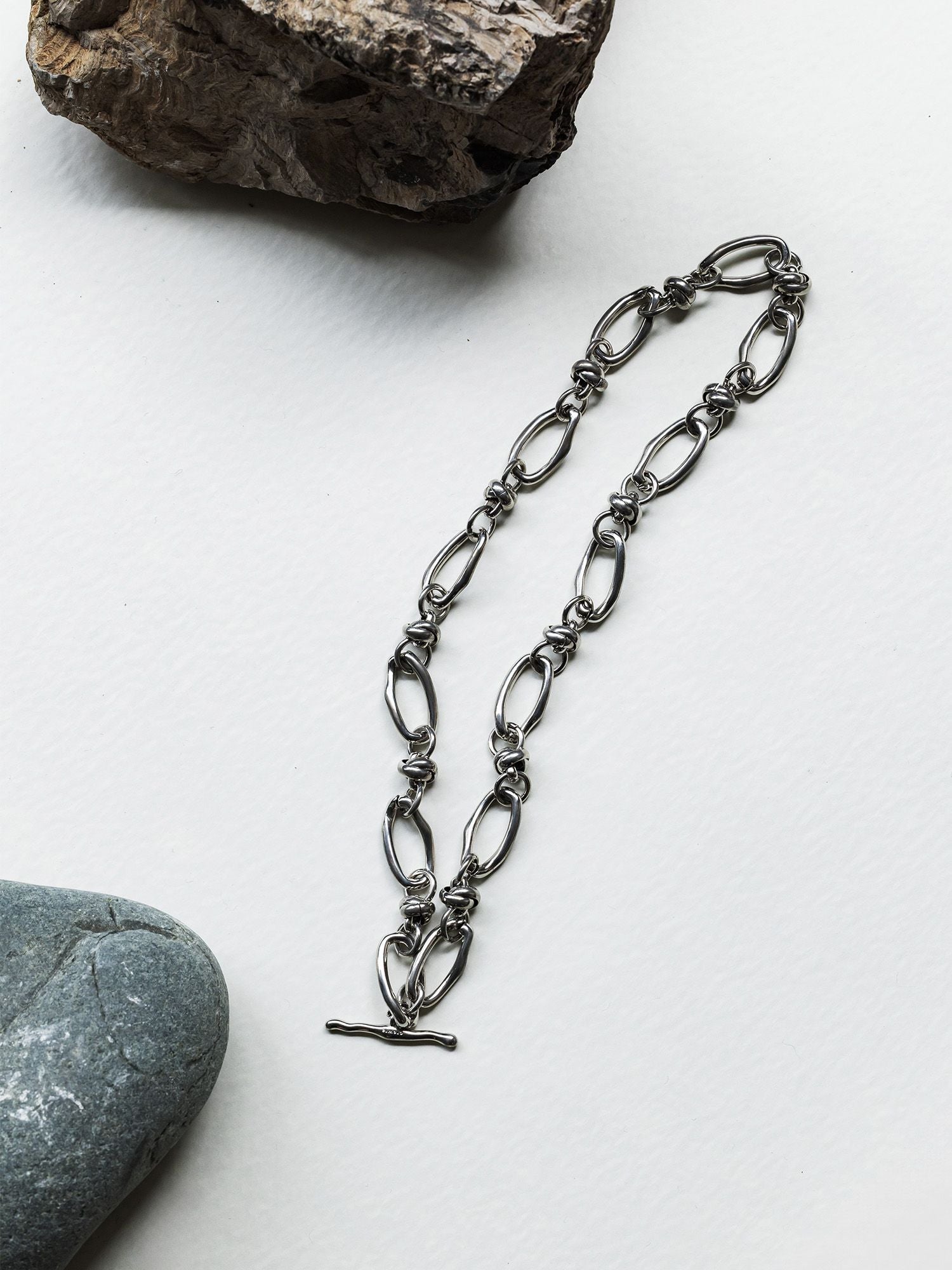 ツイストカーブチェーンネックレス