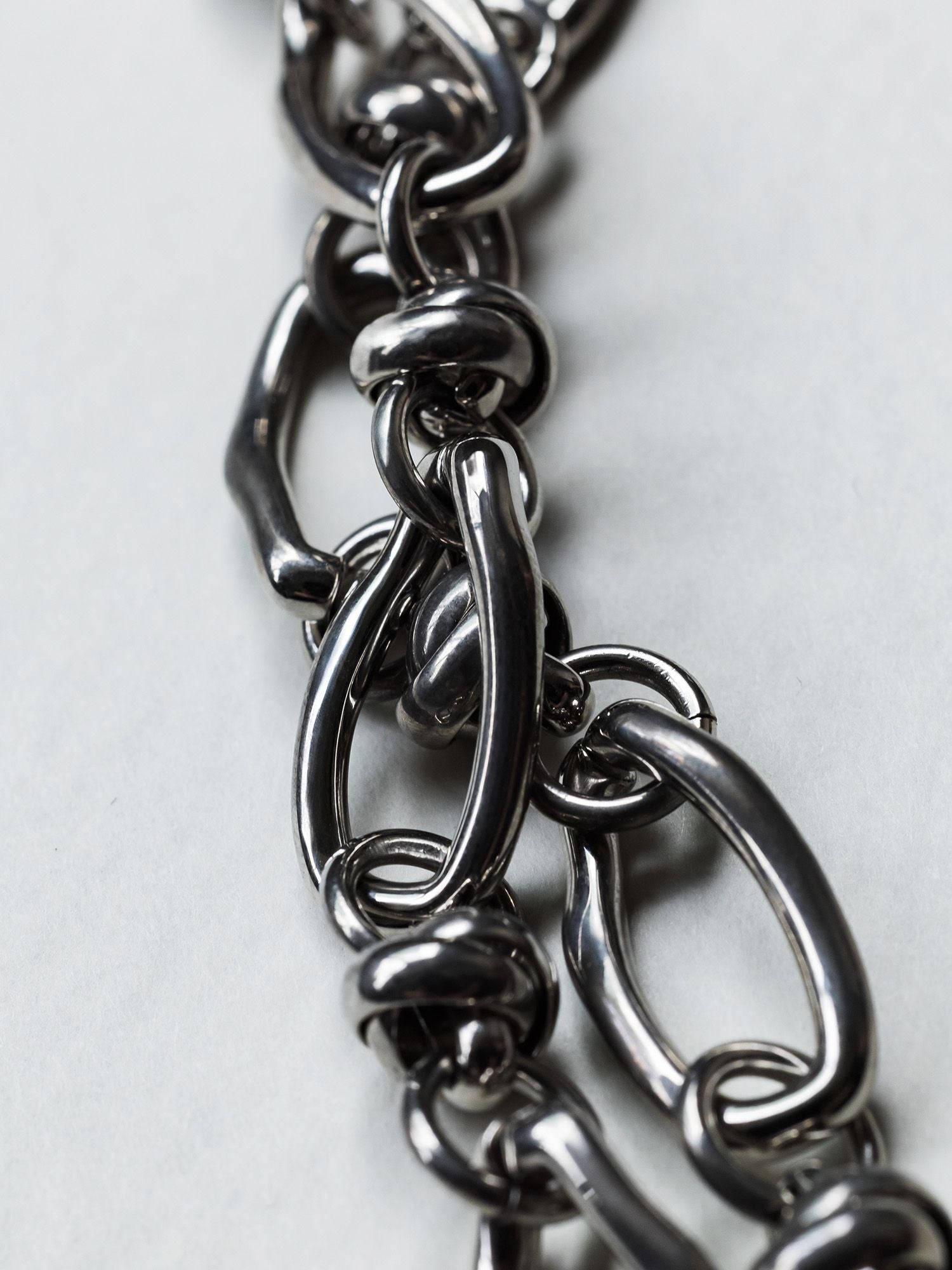 ツイストカーブチェーンネックレス