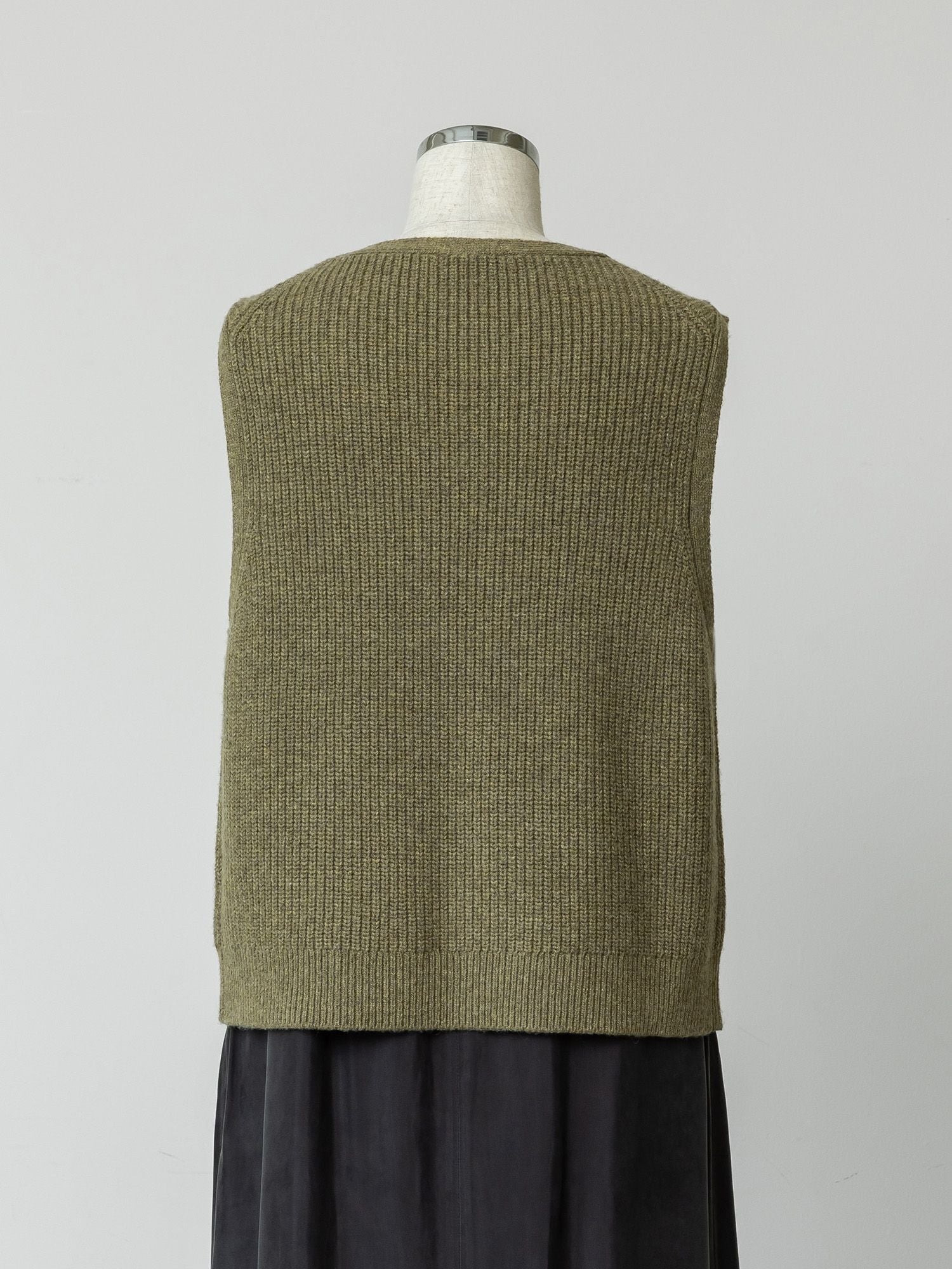 ケープレイヤードVネックベスト