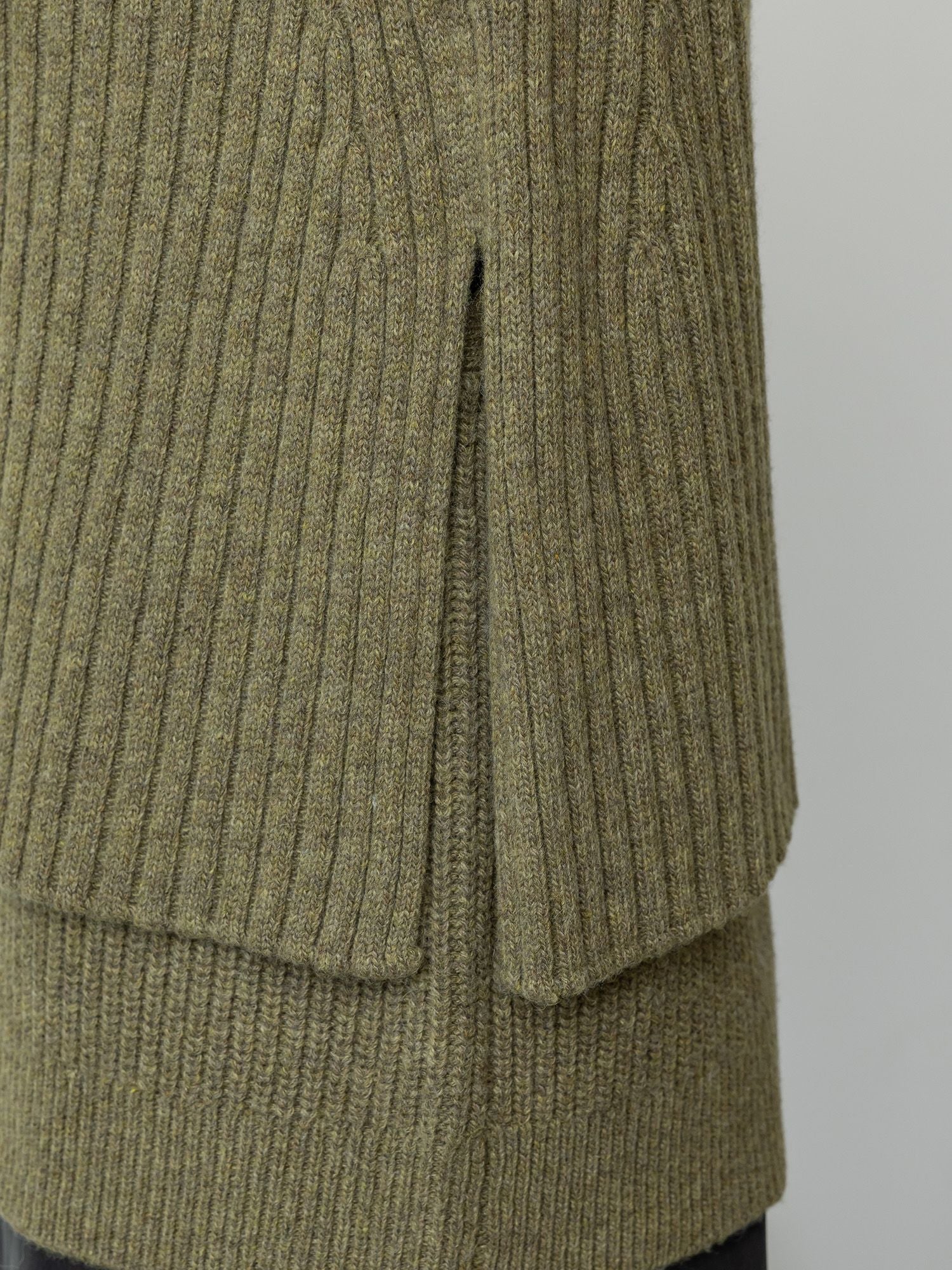 ケープレイヤードVネックベスト