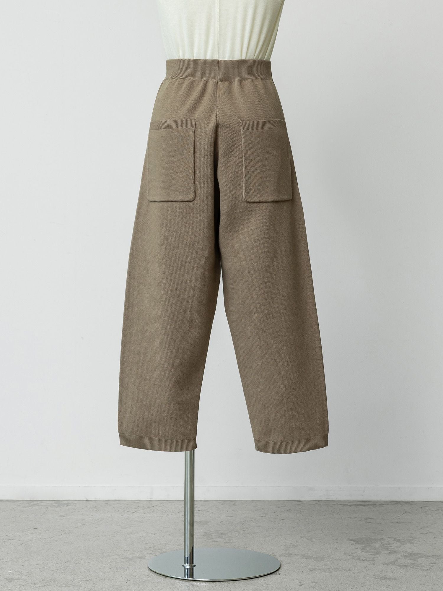 サイドシームレスニットパンツ