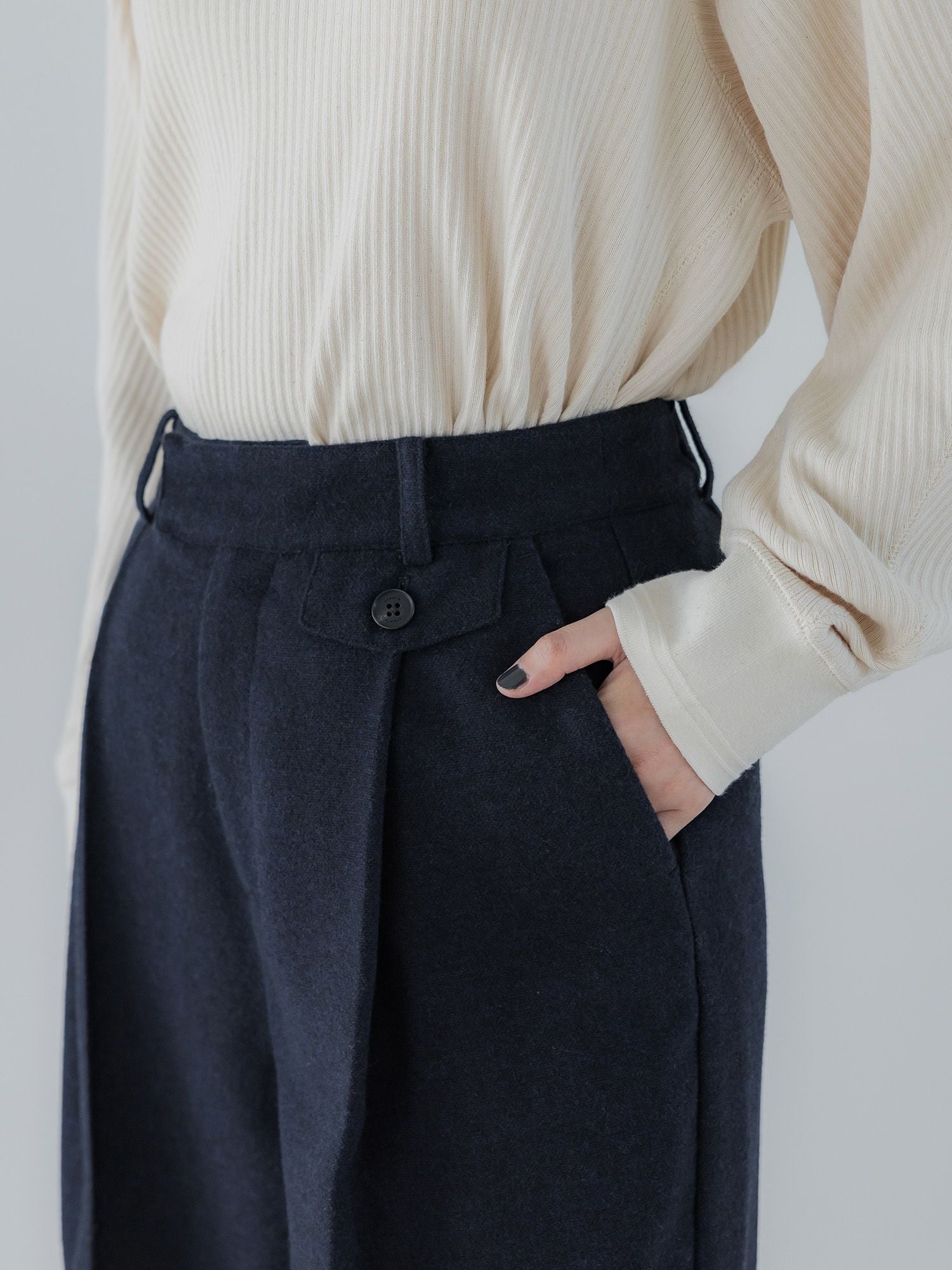 H170 B78 W59 H85 / 着用サイズ : サンプル