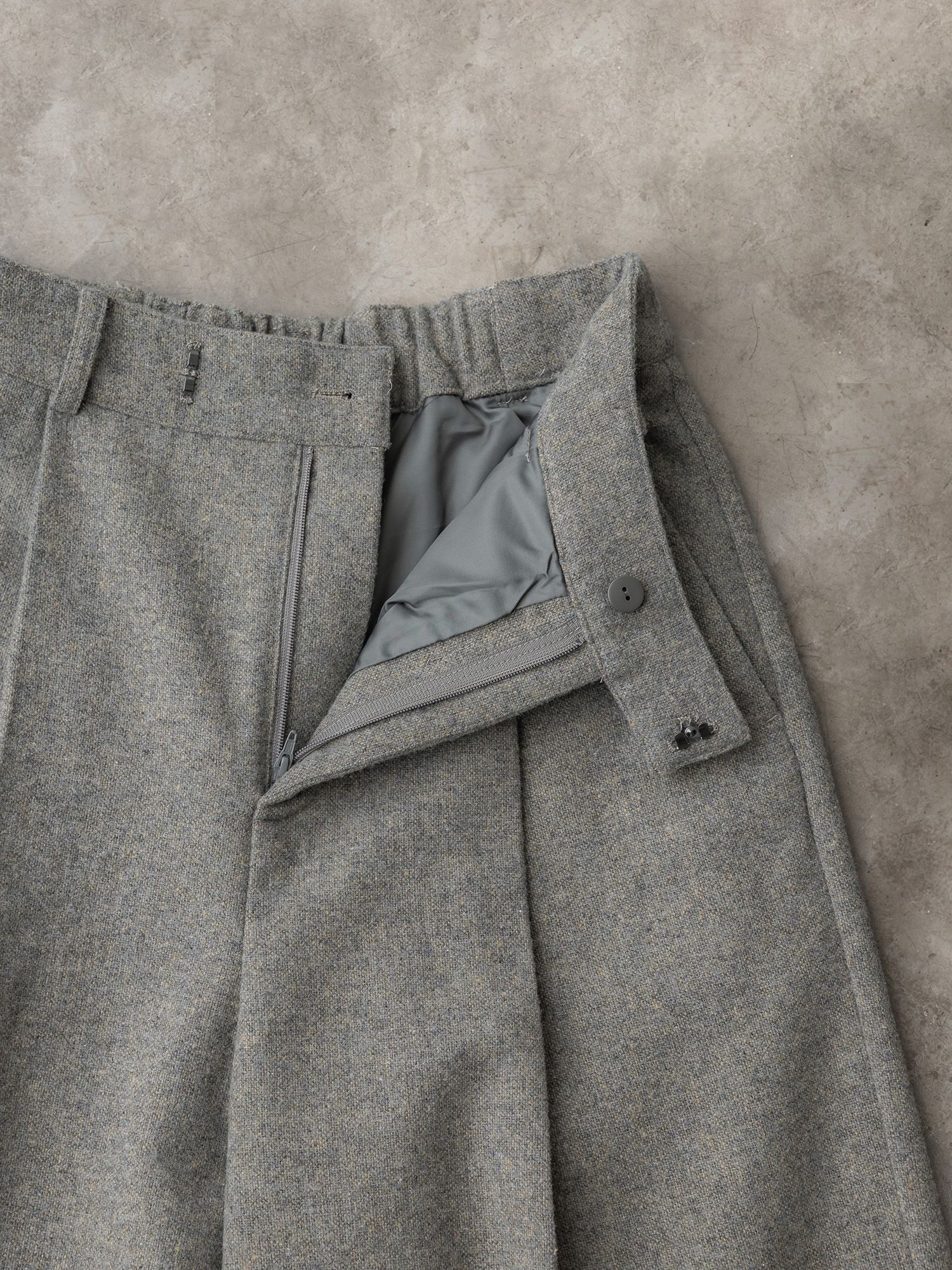 ウールミックスツィードスラックス