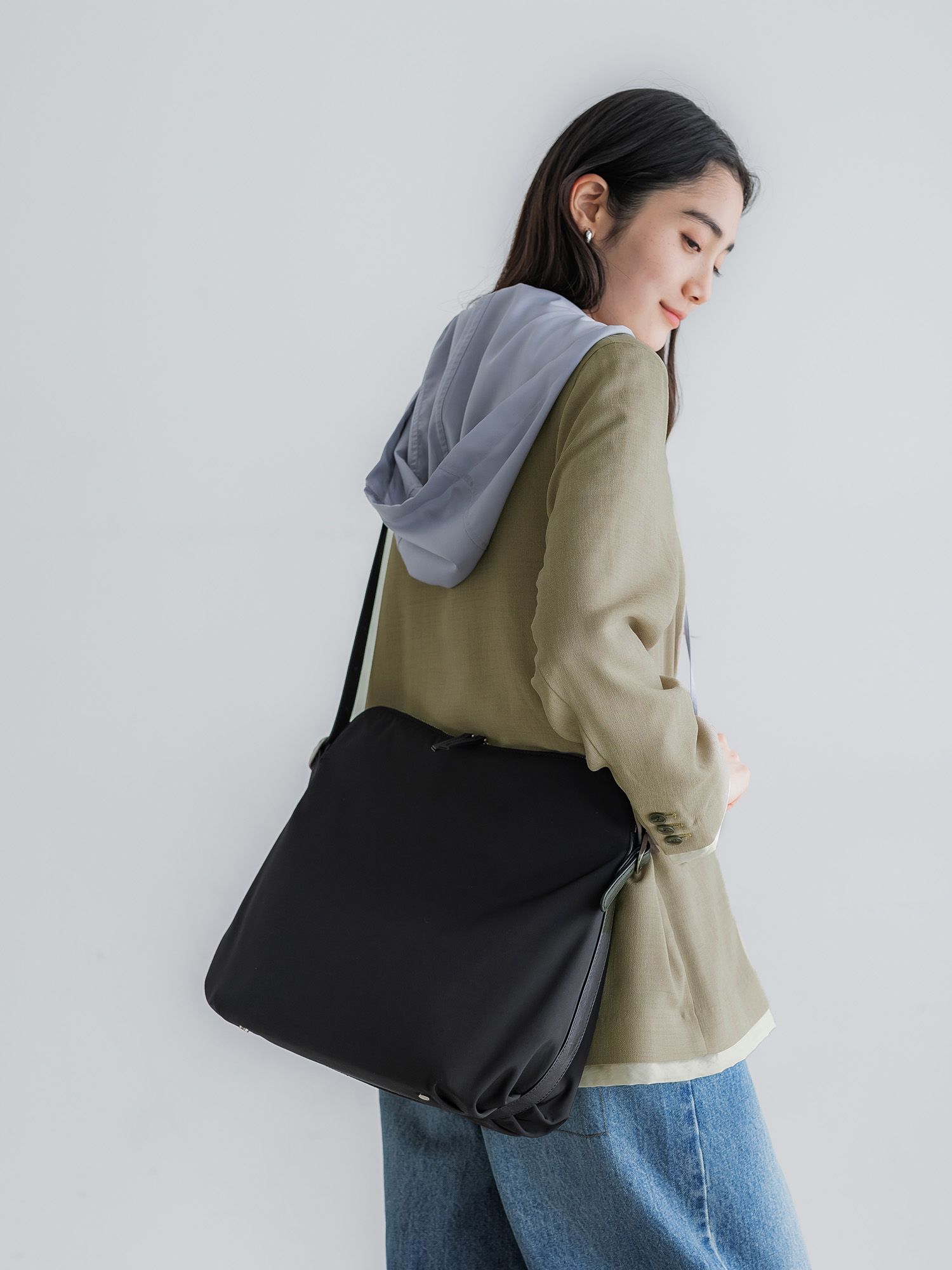 ナイロンレザーショルダーバッグ