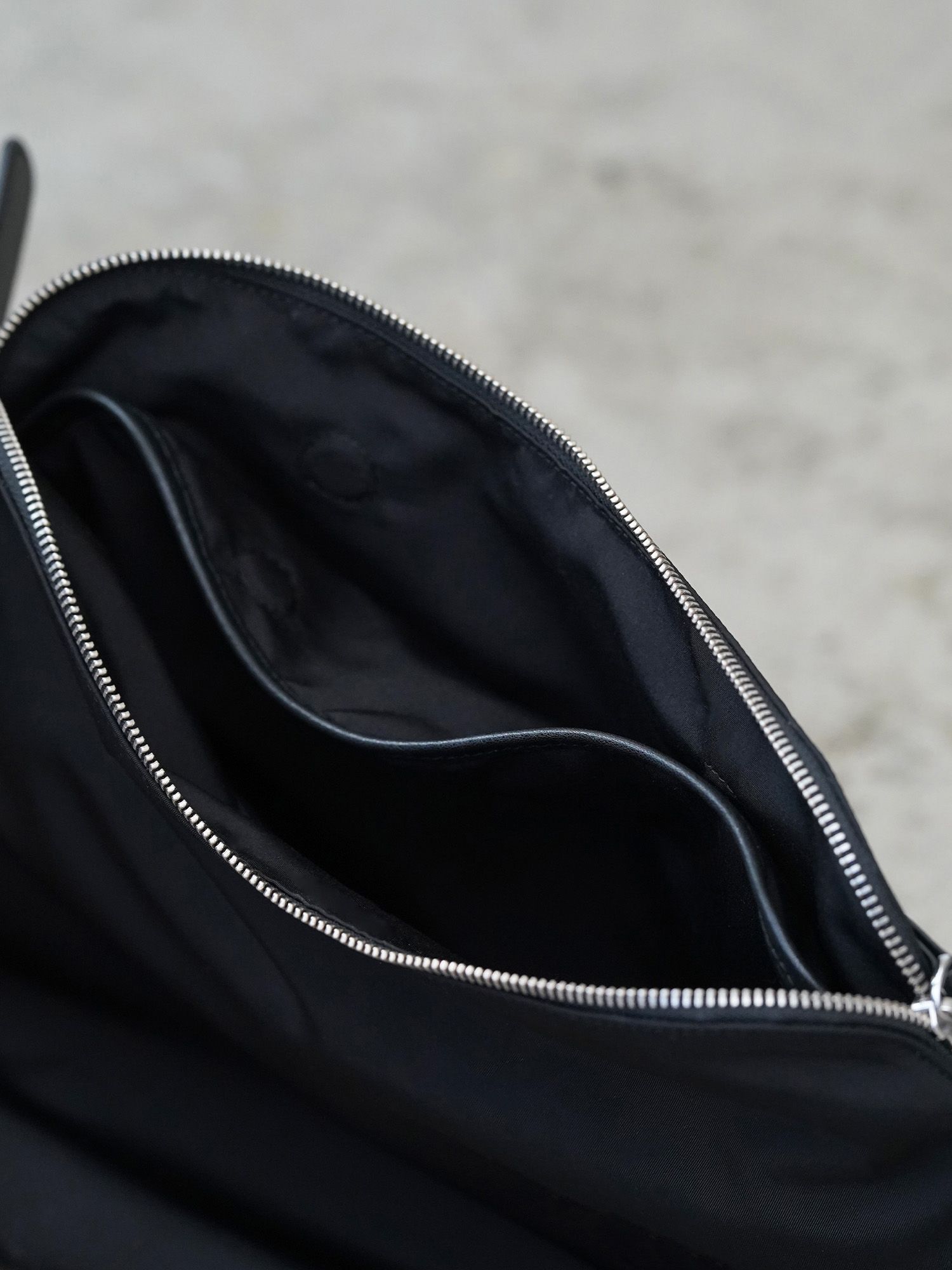 ナイロンレザーショルダーバッグ