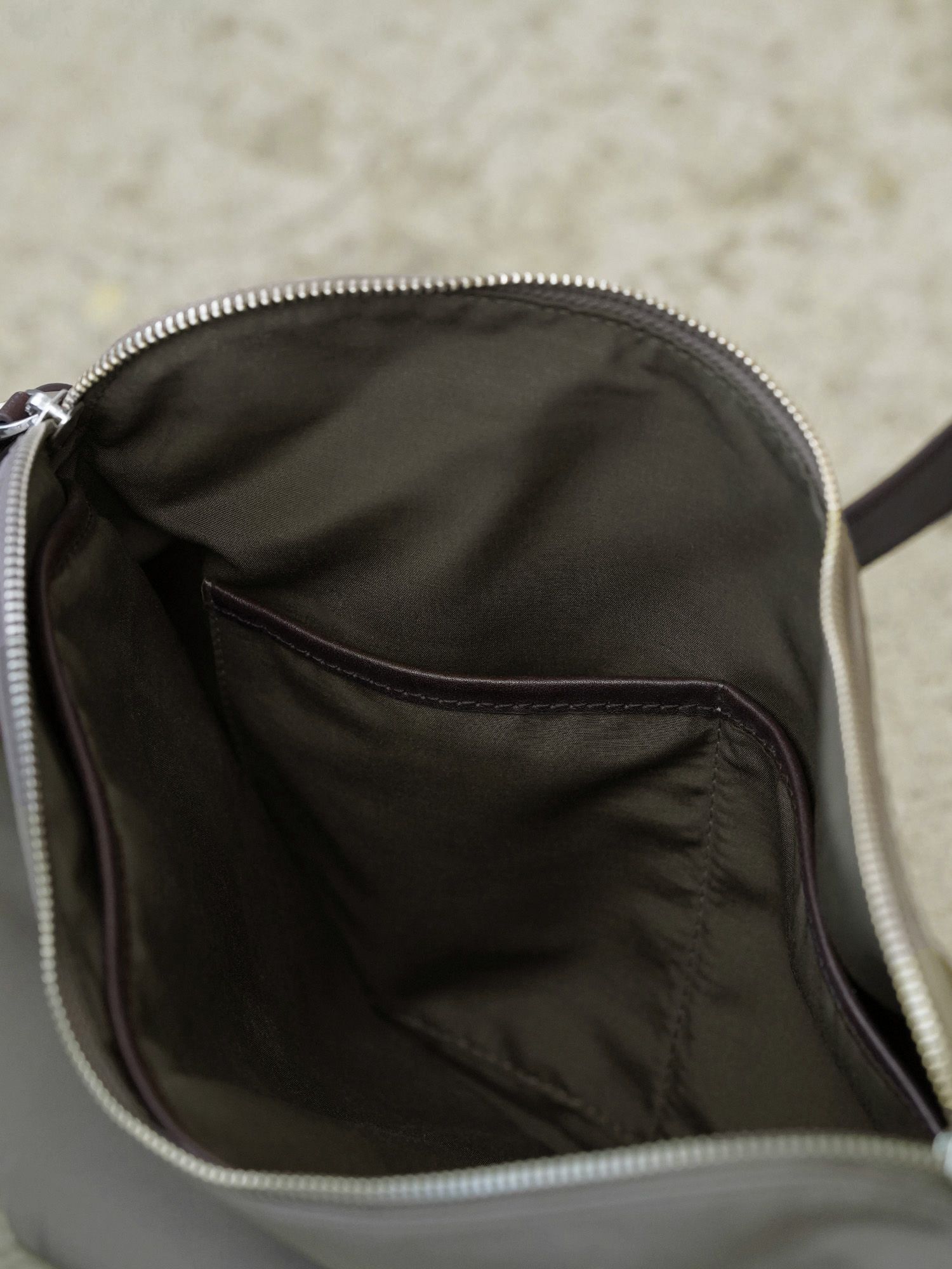 ナイロンレザーショルダーバッグ