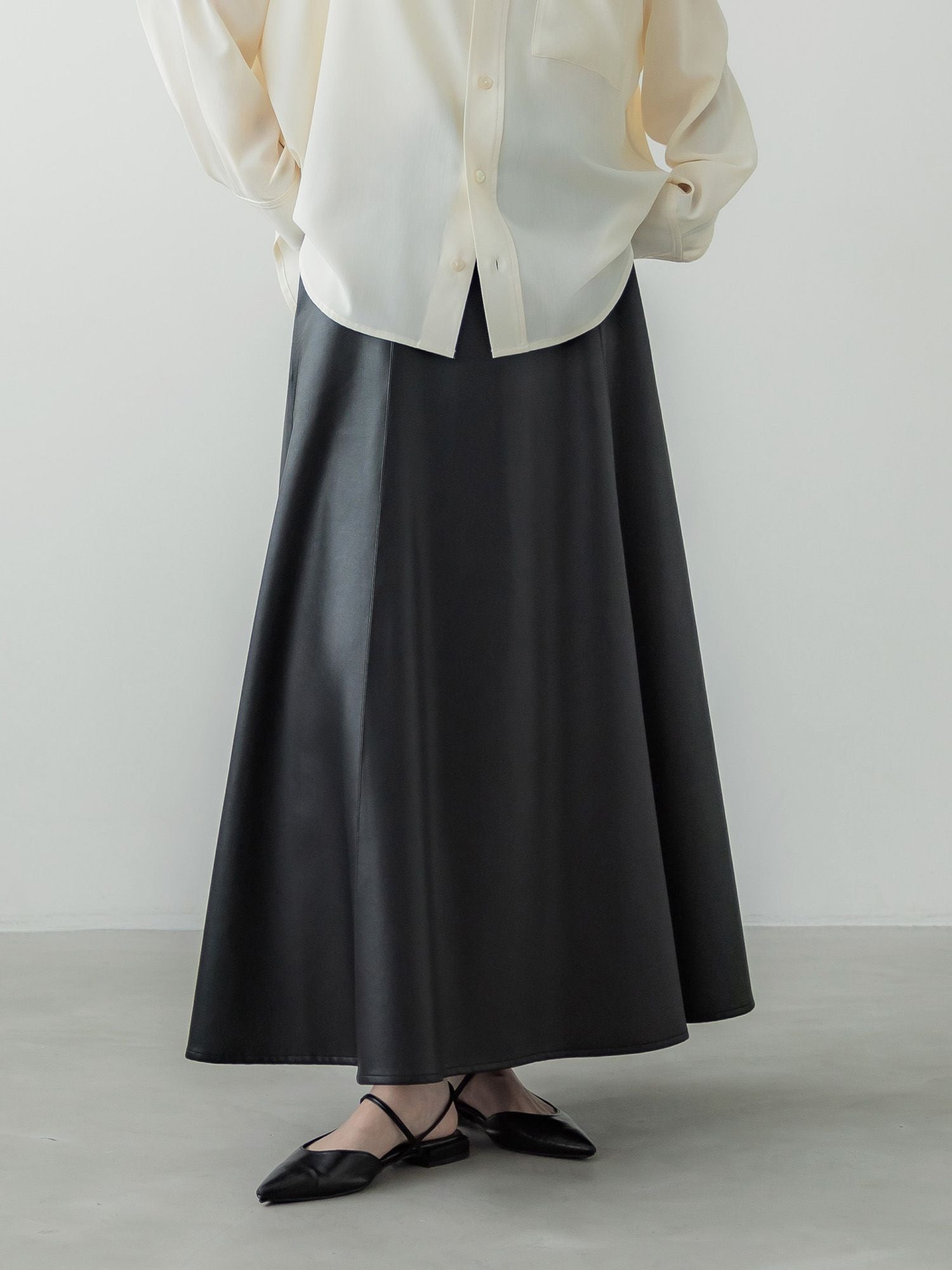 crewre online store / フェイクレザードレープスカート