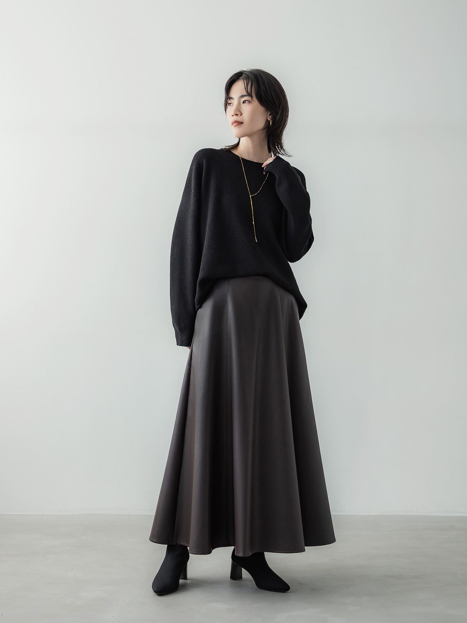 crewre online store / フェイクレザードレープスカート