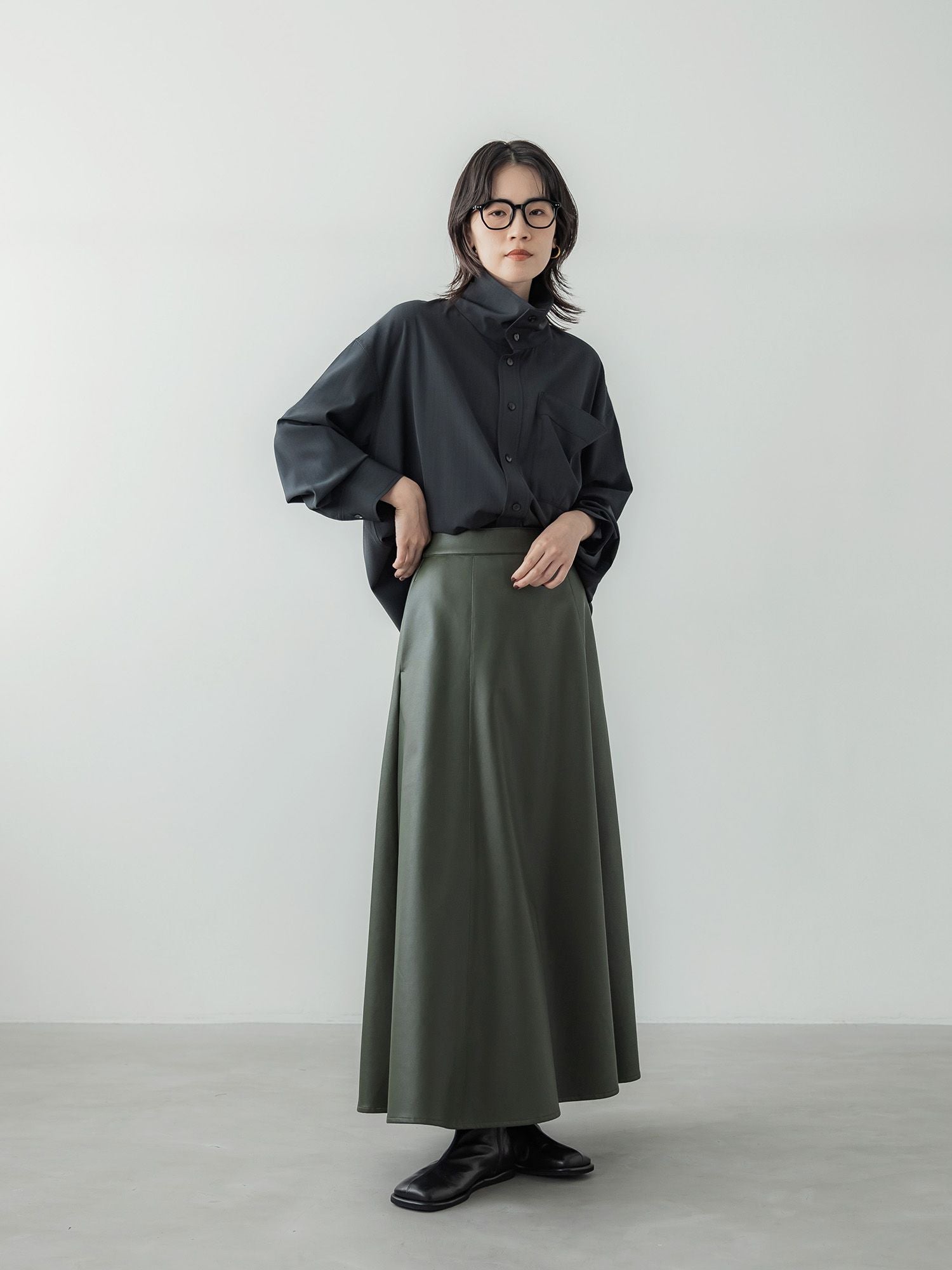 crewre online store / フェイクレザードレープスカート