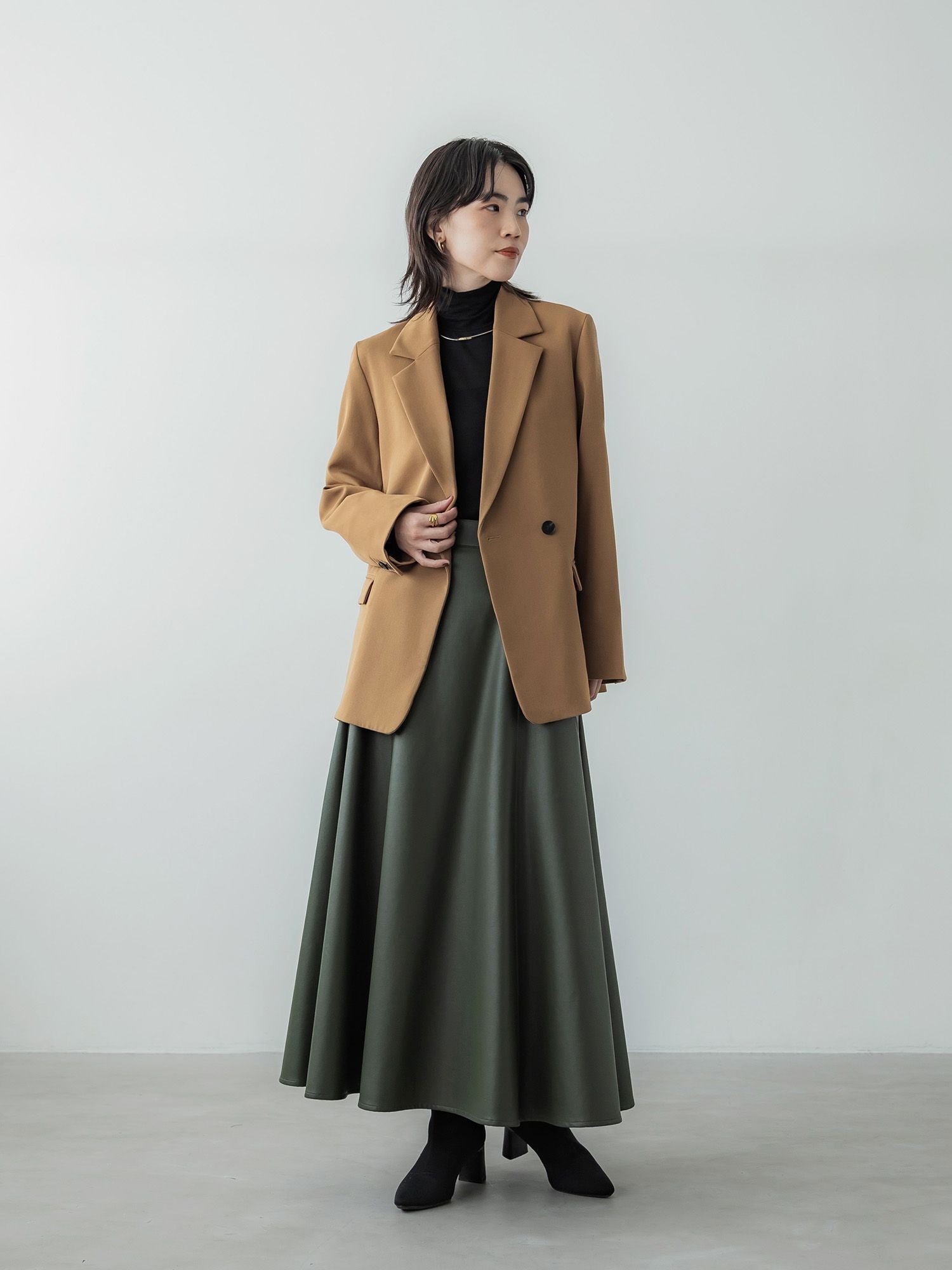 crewre online store / フェイクレザードレープスカート