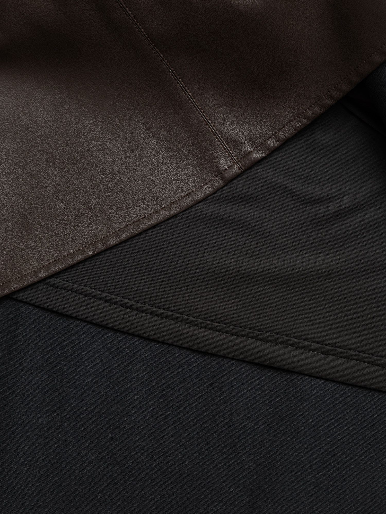 フェイクレザードレープスカート