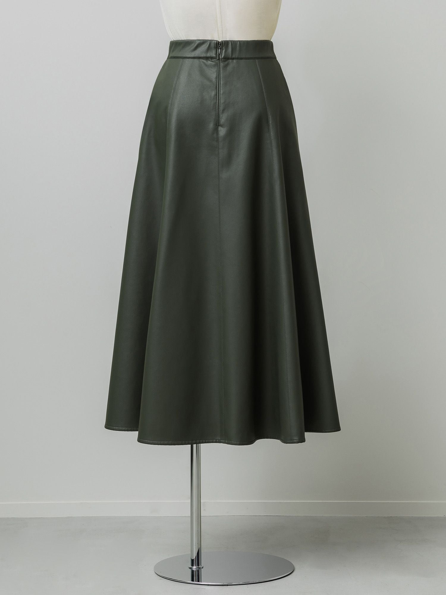 フェイクレザードレープスカート