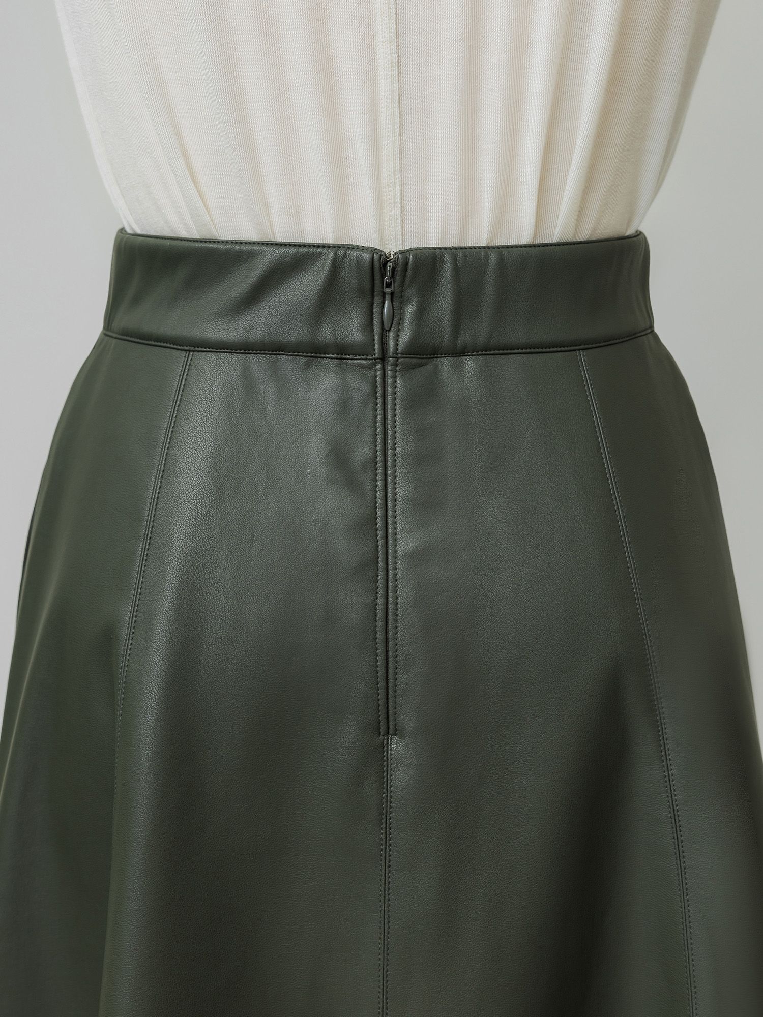 crewre online store / フェイクレザードレープスカート