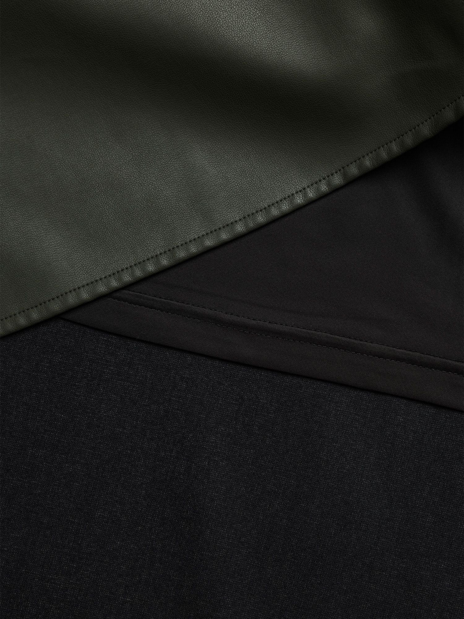 フェイクレザードレープスカート