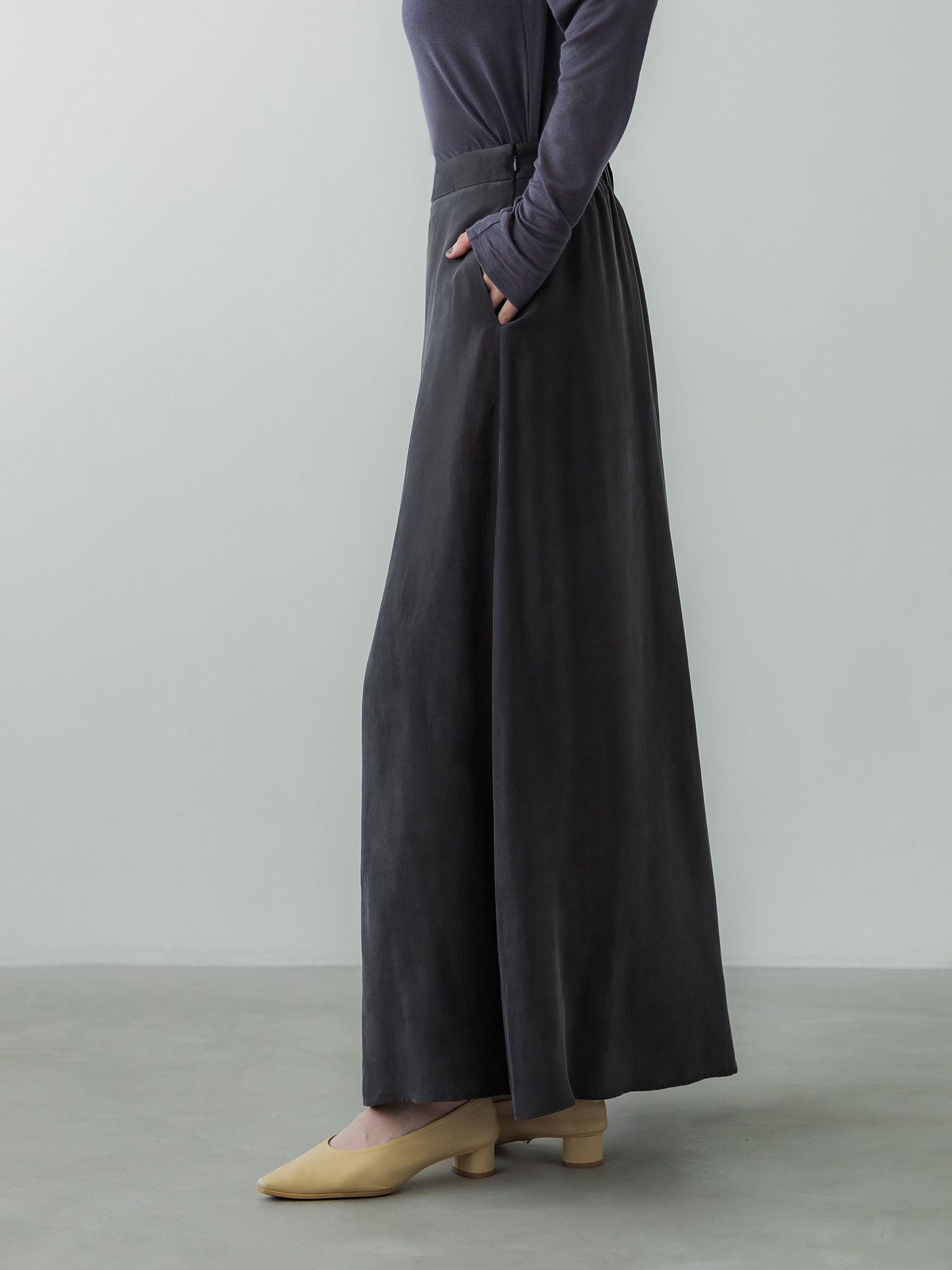 H170 B78 W59 H85 / 着用サイズ : サンプル