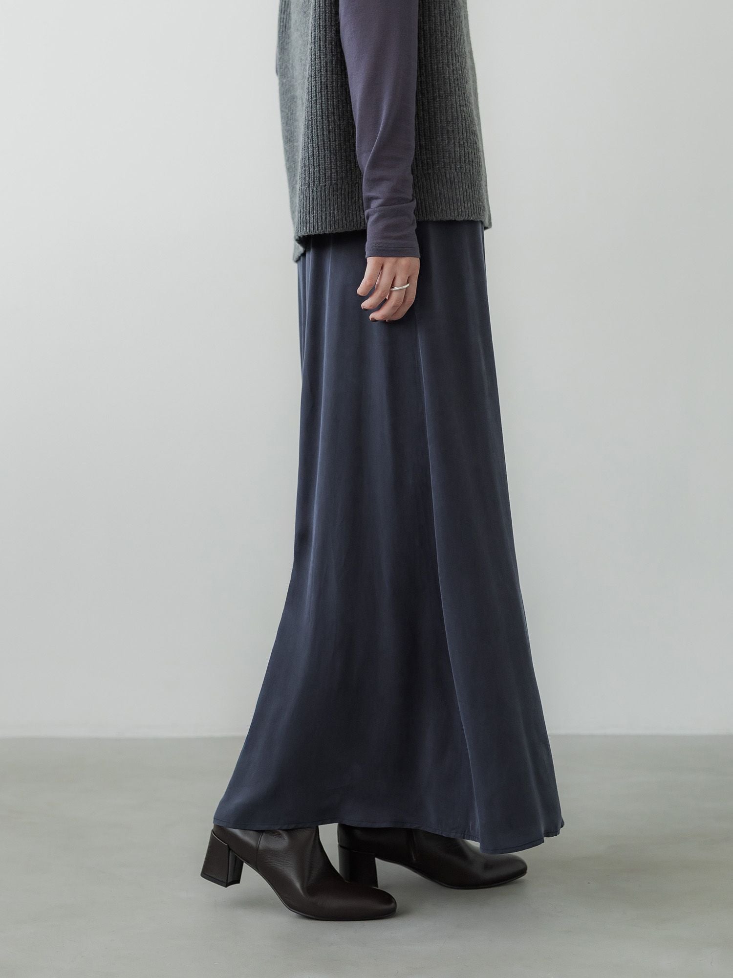 H170 B78 W59 H85 / 着用サイズ : サンプル