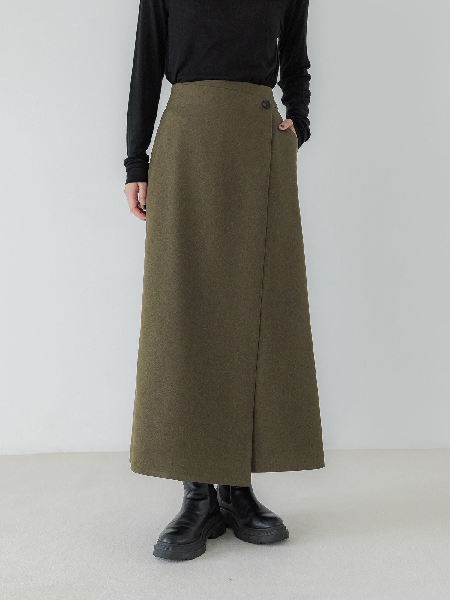 H170 B78 W59 H85 / 着用サイズ : サンプル