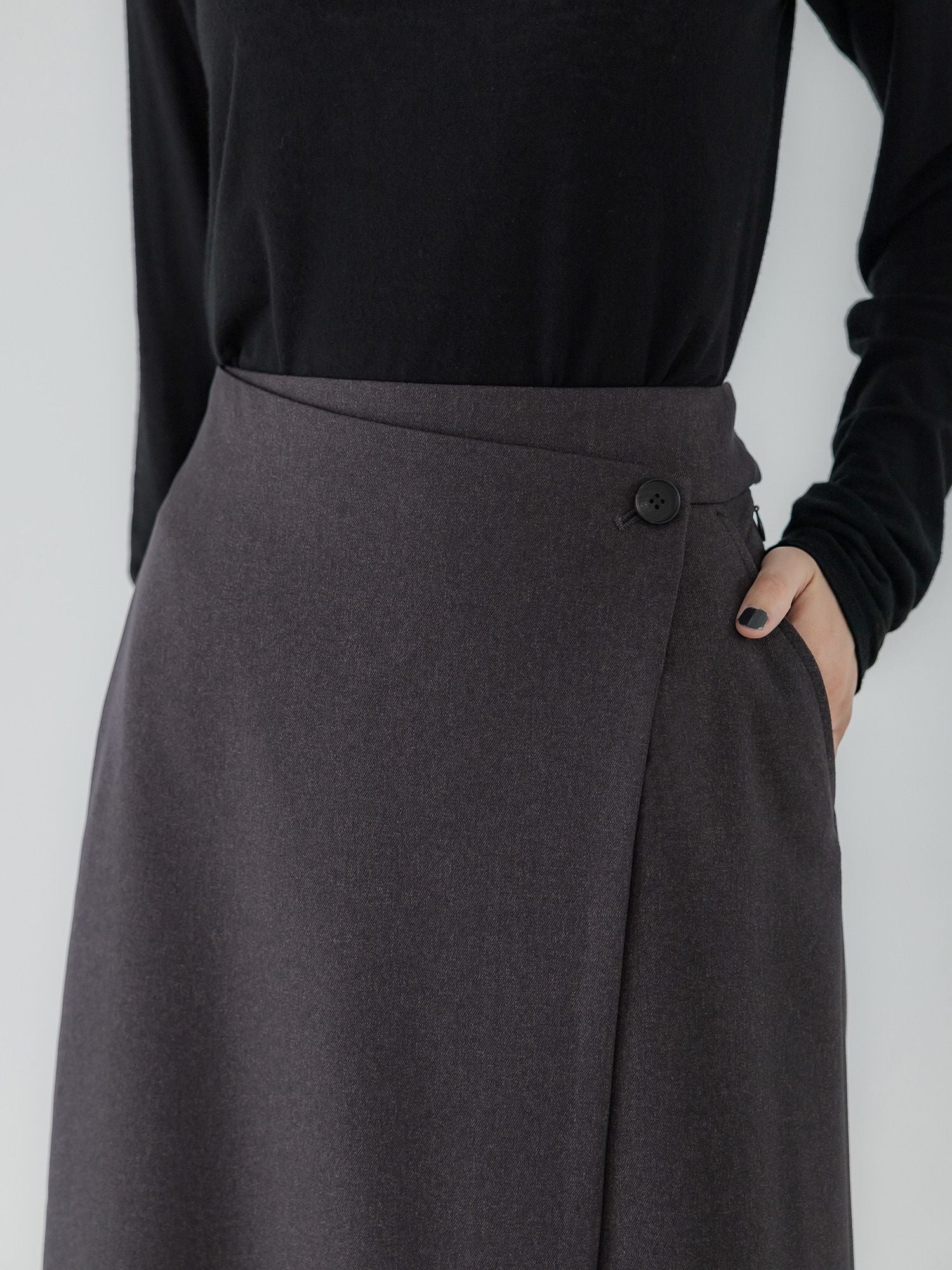 H170 B78 W59 H85 / 着用サイズ : サンプル