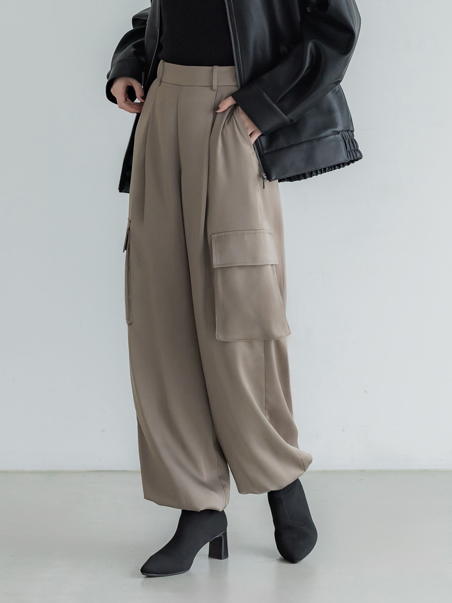 crewre online store / マットサテンカーゴパンツ