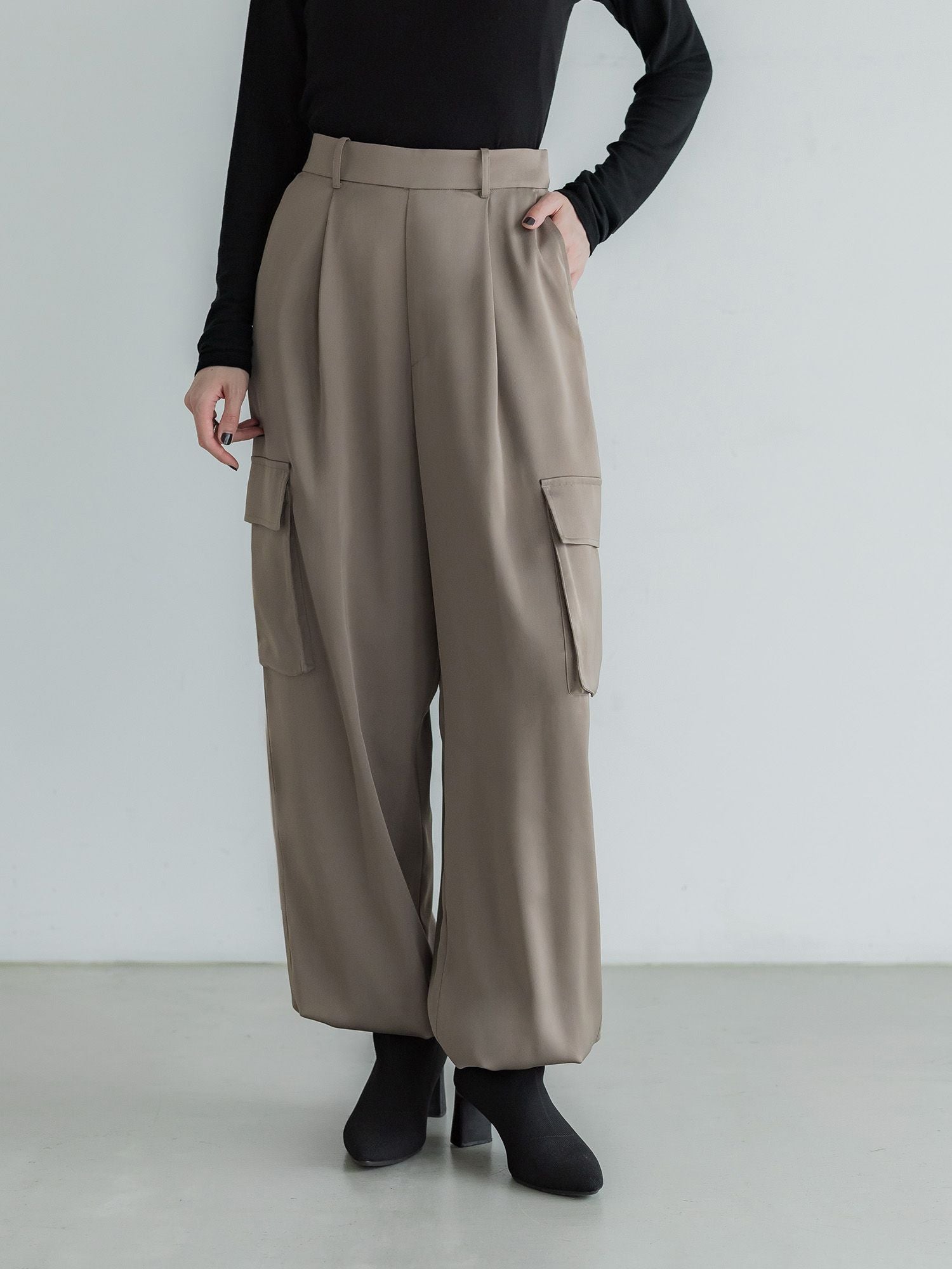 H168 B78 W61 H88 / 着用サイズ : サンプル